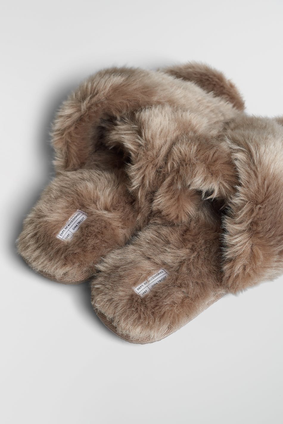 Gina tricot faux online fur slippers