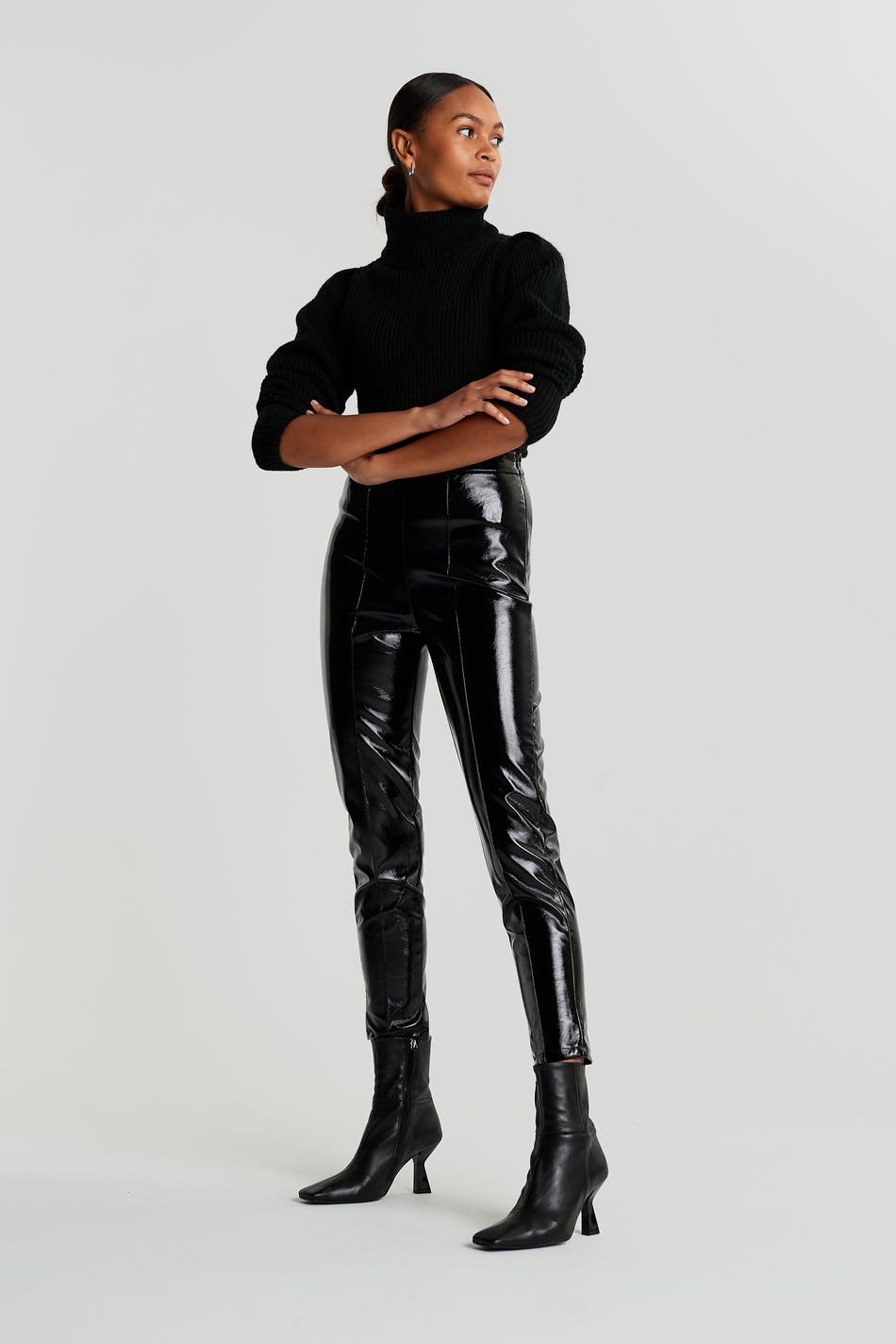 Janette vinyl trousers - Black - Women - Gina Tricot