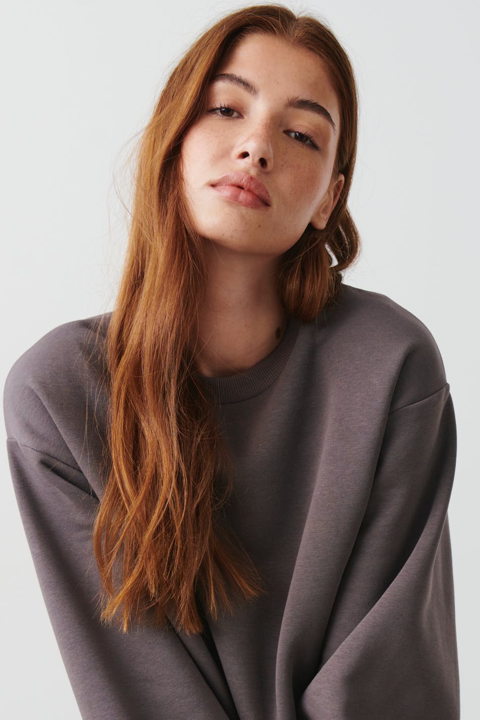 Läs mer om Gina Tricot - Basic sweater - collegetröjor - Grey - L - Female