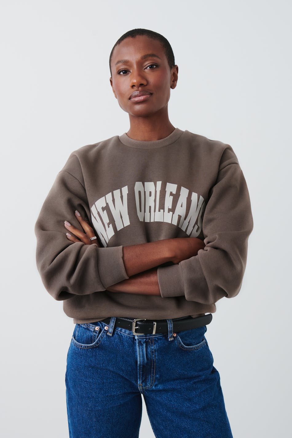 Läs mer om Gina Tricot - Printed sweater - collegetröjor - Brown - S - Female