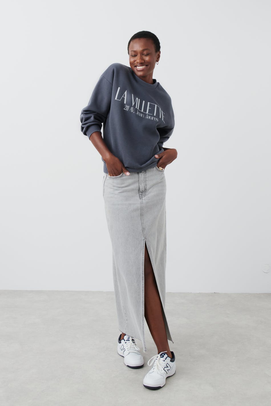 Läs mer om Gina Tricot - Printed sweater - collegetröjor - Grey - XS - Female