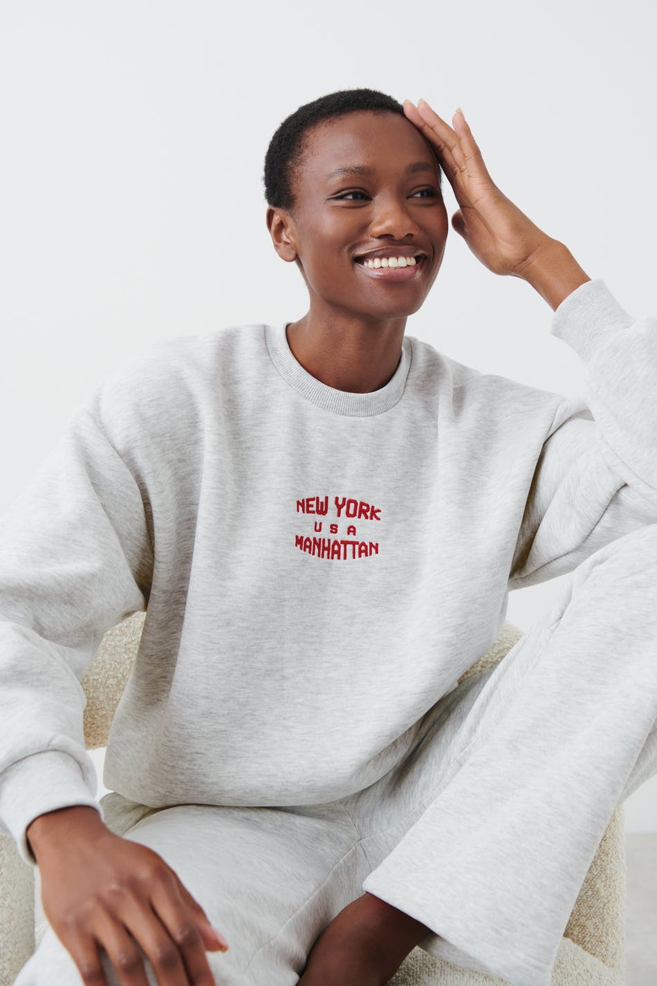 Läs mer om Gina Tricot - Printed sweater - collegetröjor - Grey - XXS - Female