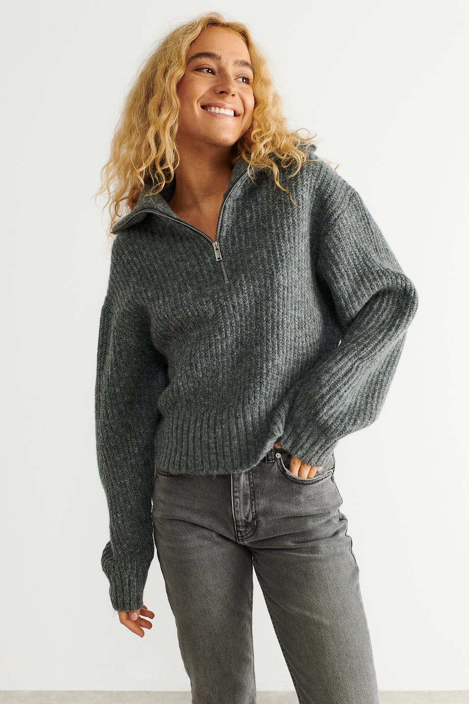 Pest marionet Havslug Leslie knitted sweater - Gina Tricot