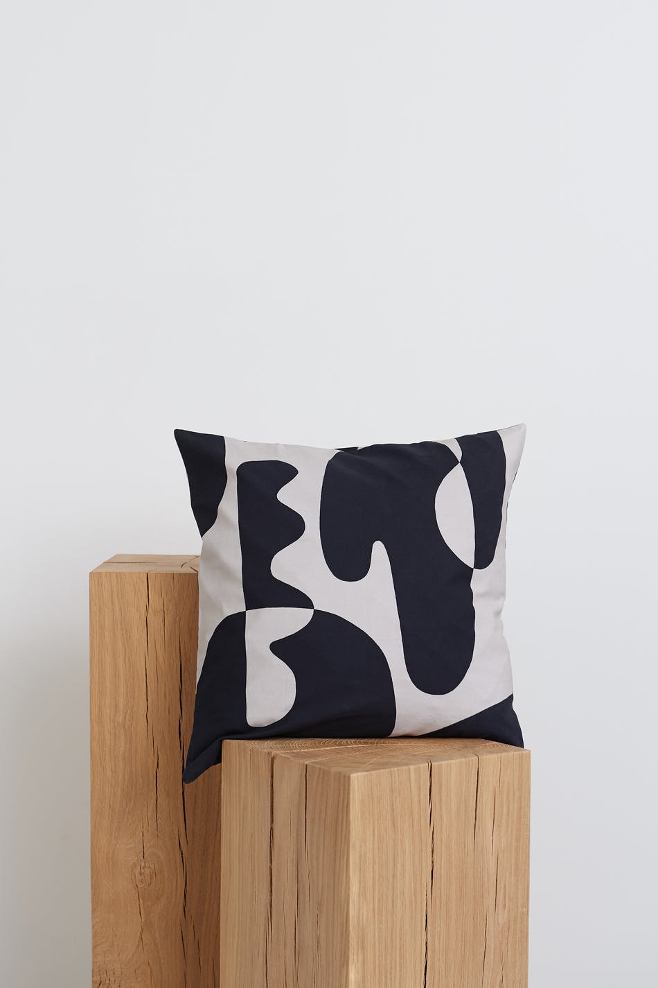 Gina Tricot - Printed Cushion Cover - Textilien - Schwarz - One Size - Damen