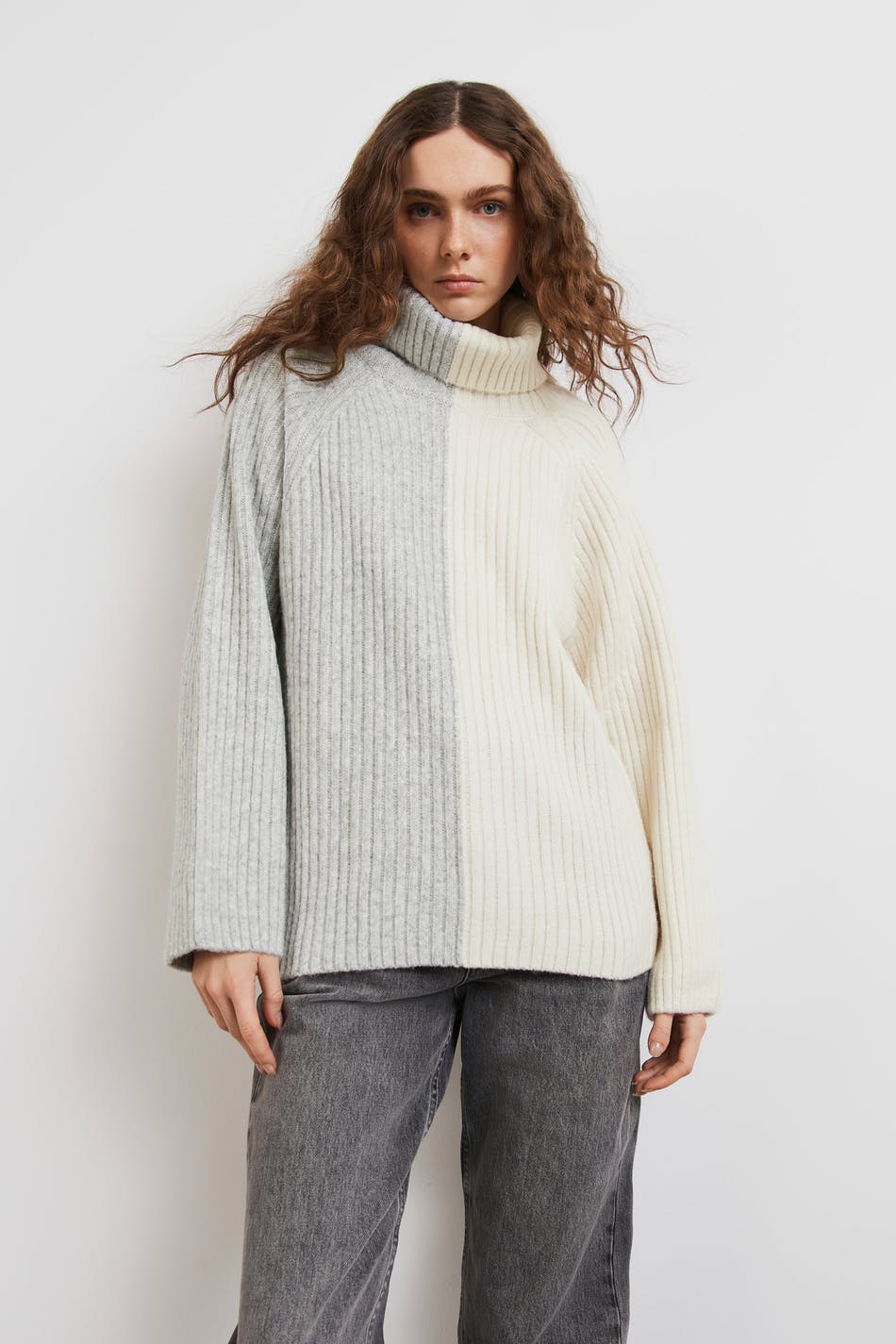 sadel kontrast at straffe Fia knitted sweater - Gina Tricot