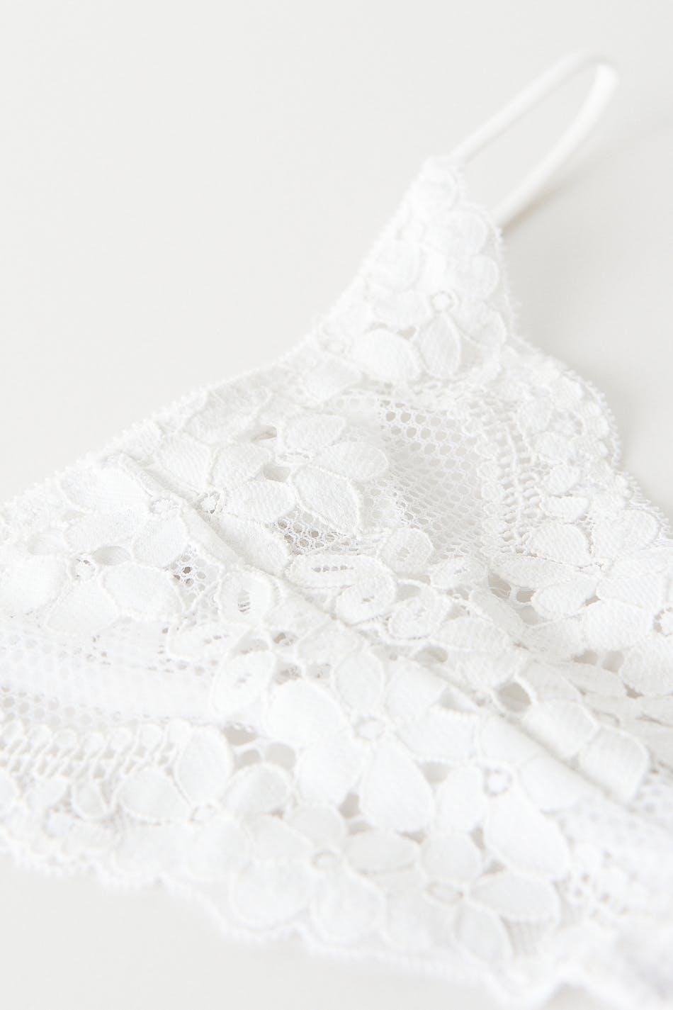 Lace string - White - Women - Gina Tricot