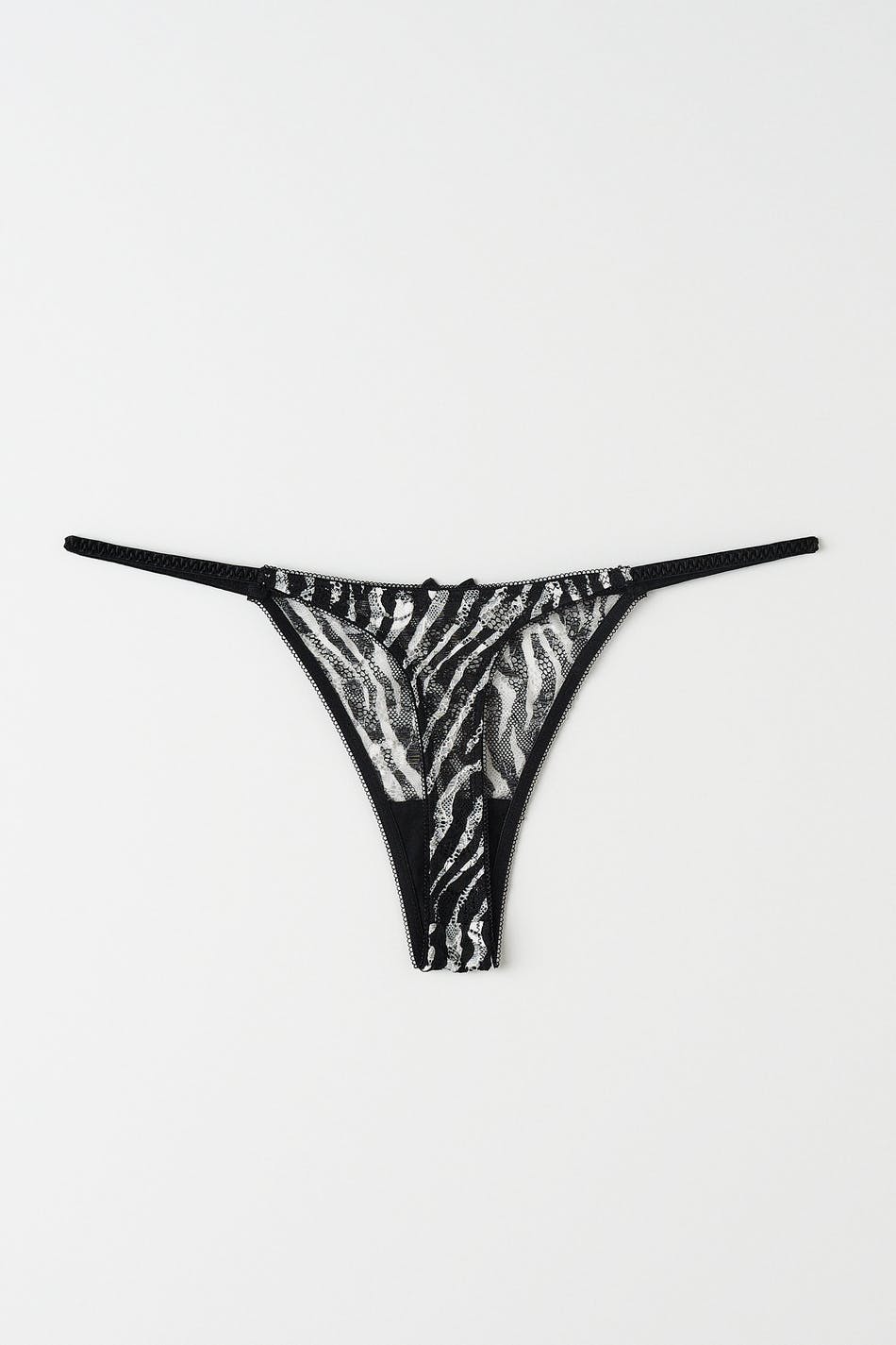 Lace string - Black - Women - Gina Tricot