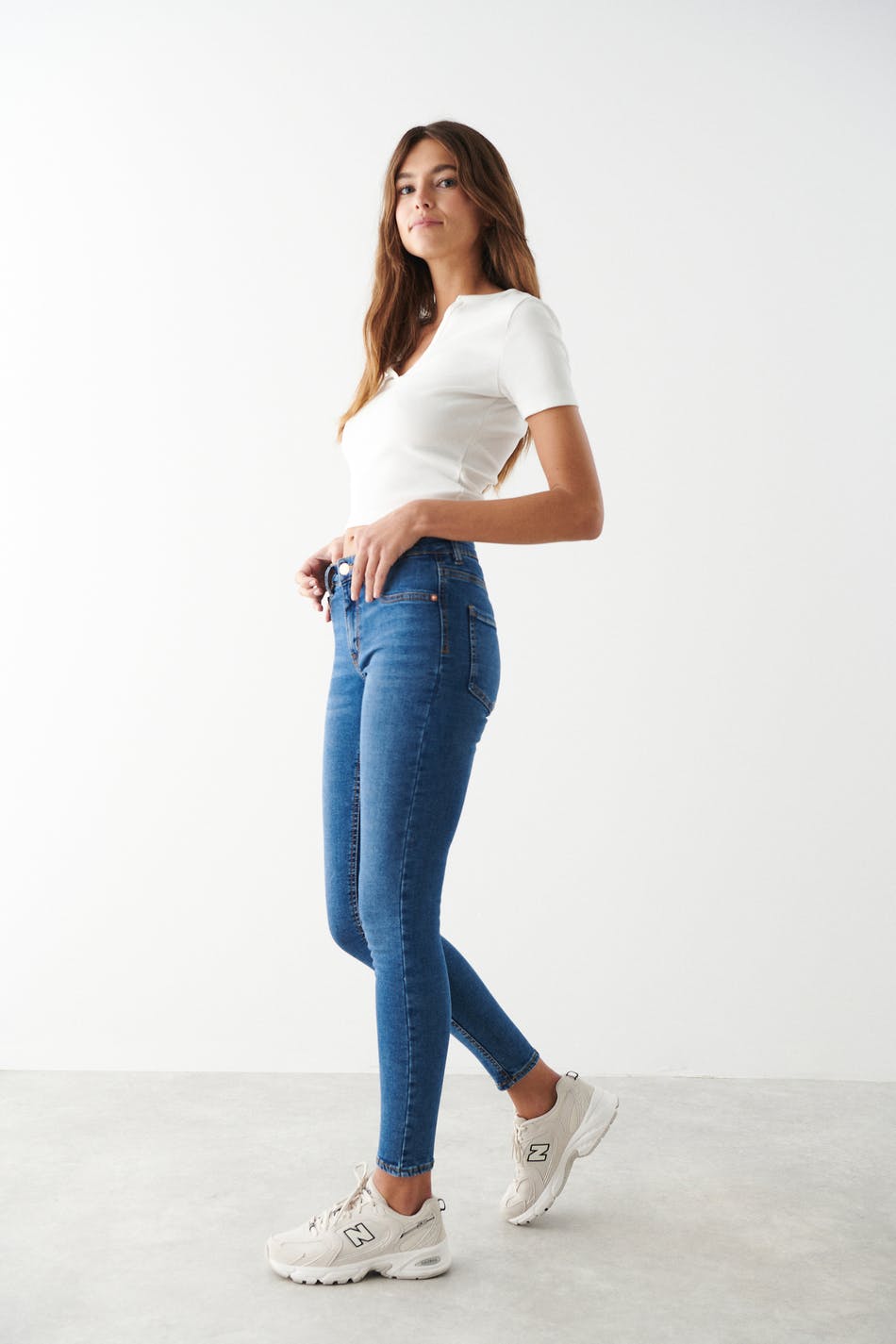 Läs mer om Molly low waist jeans