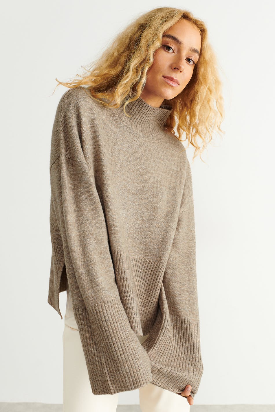 Lova knitted sweater
