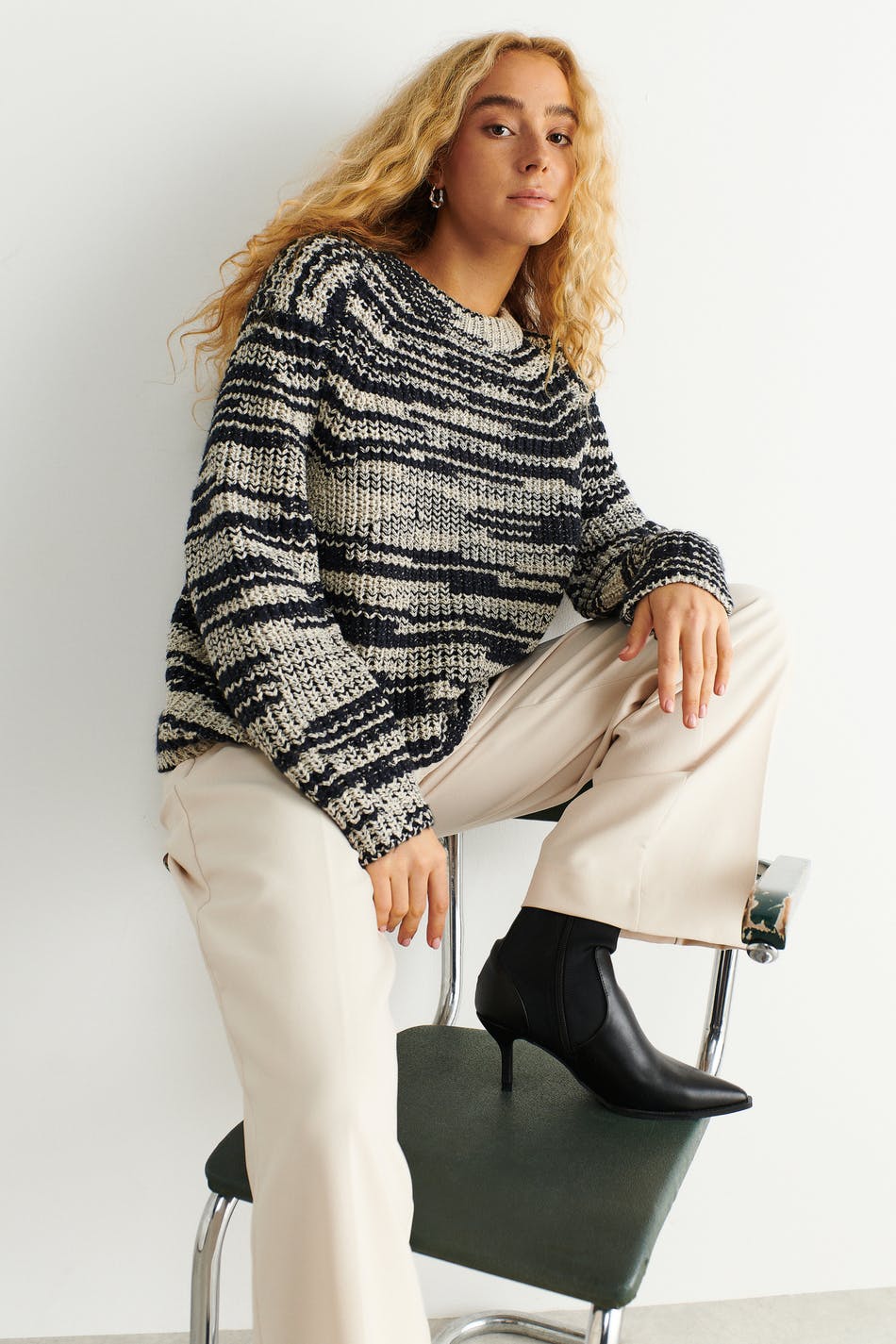 Bea knitted sweater - Black - Women - Gina Tricot