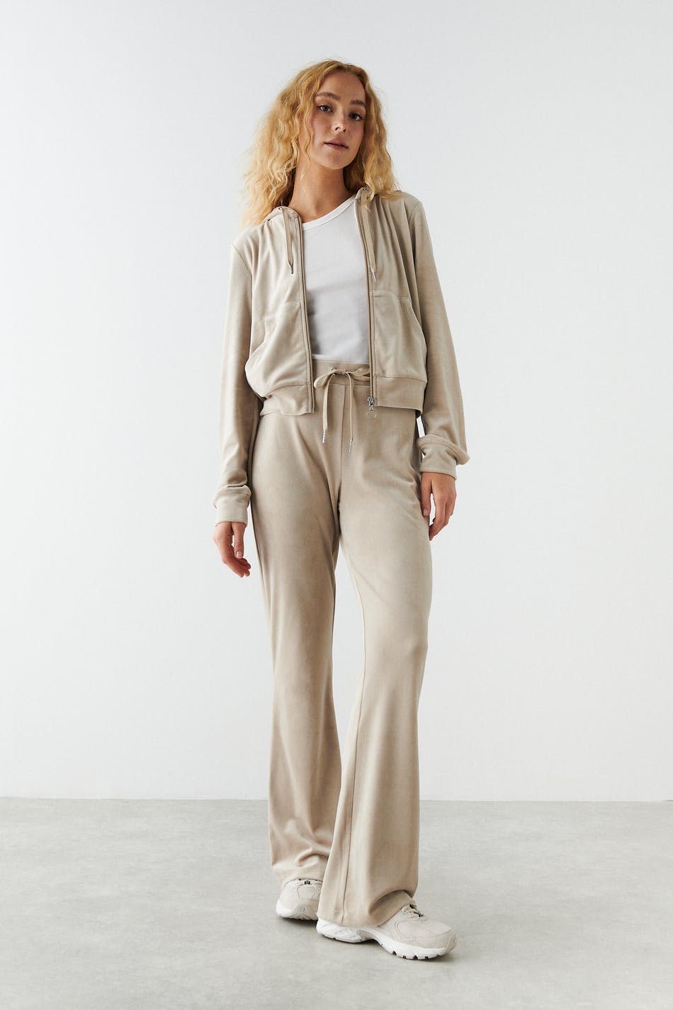 gina tricot Corduroy trousers in white