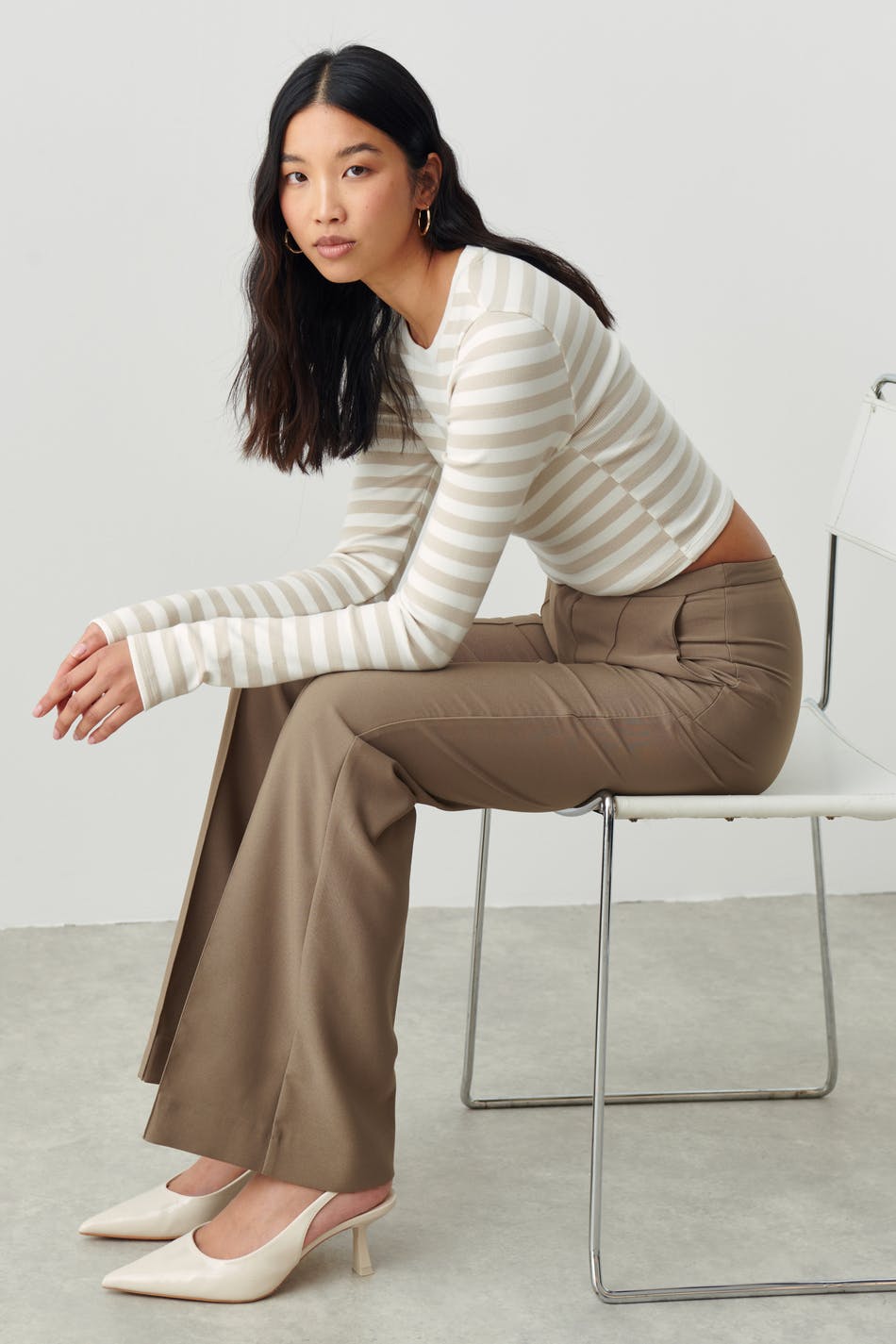 Gina Tricot - Bootcut trousers - Slim- Beige - S - Female