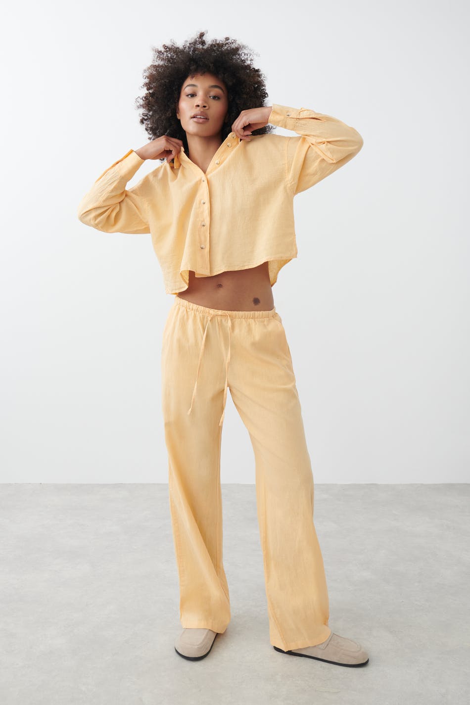 Linen blend trousers - Yellow - Women - Gina Tricot