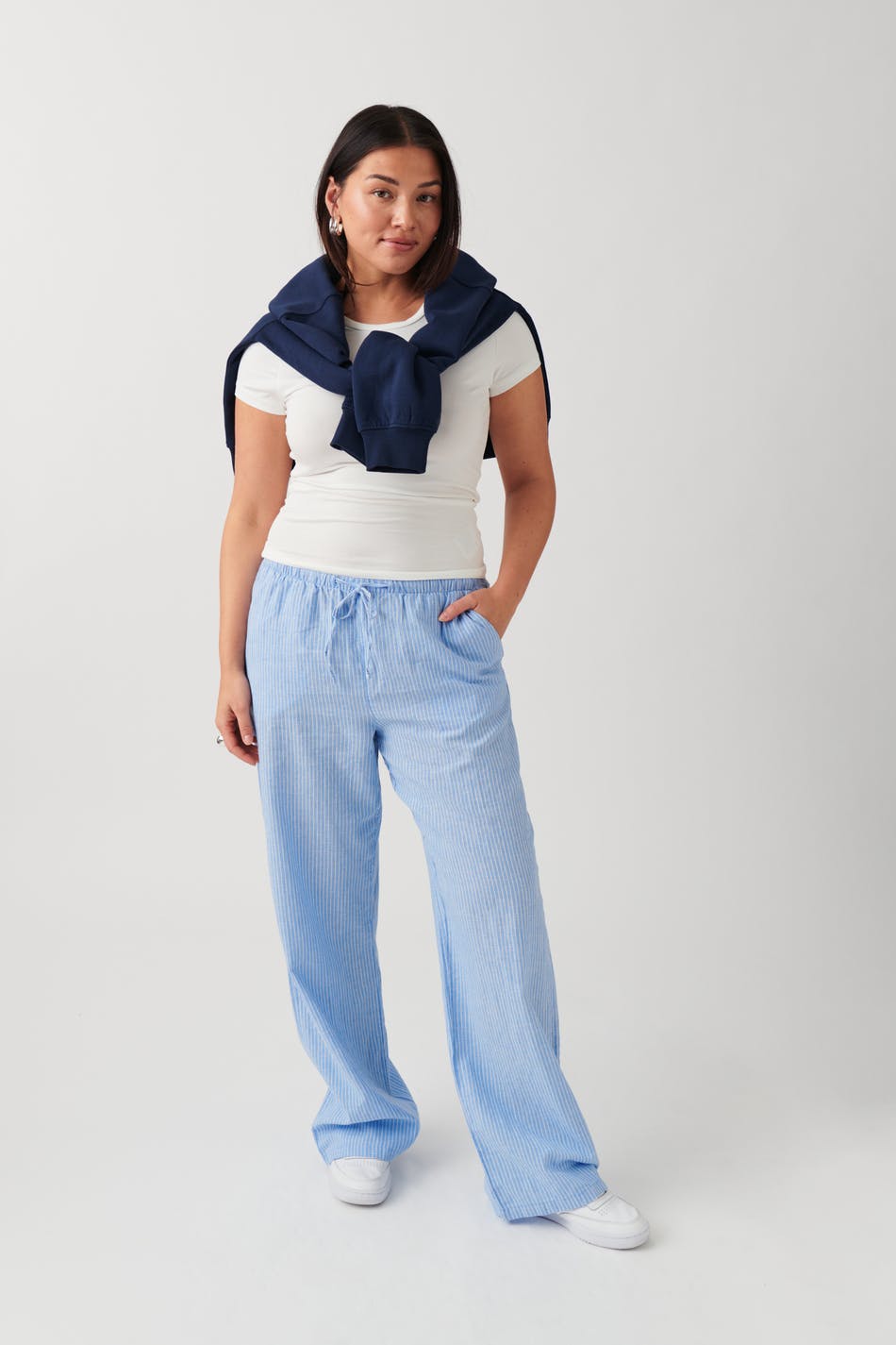 Gina Tricot - Linen blend trousers - linnebyxor - Blue - M - Female