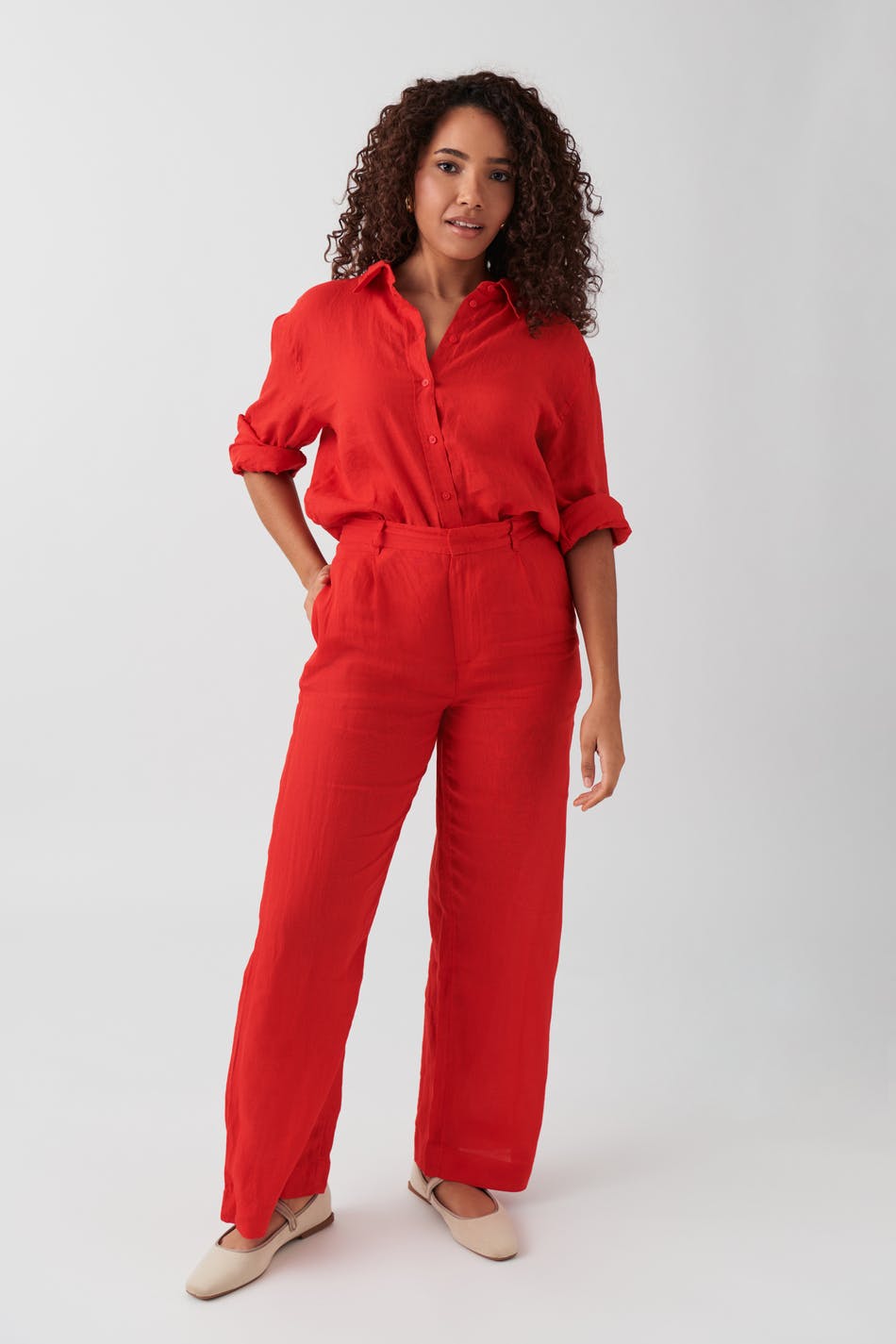 Läs mer om Gina Tricot - Linen trousers - linnebyxor - Red - L - Female