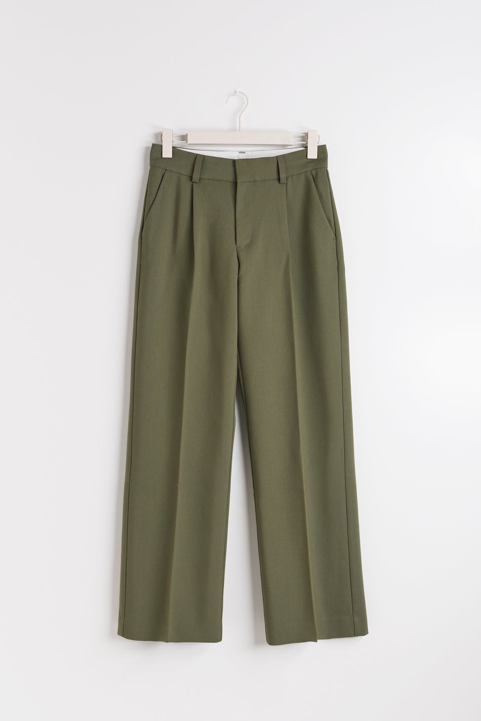 Läs mer om Gina Tricot - Low waist tall trousers - byxor - Green - XS - Female