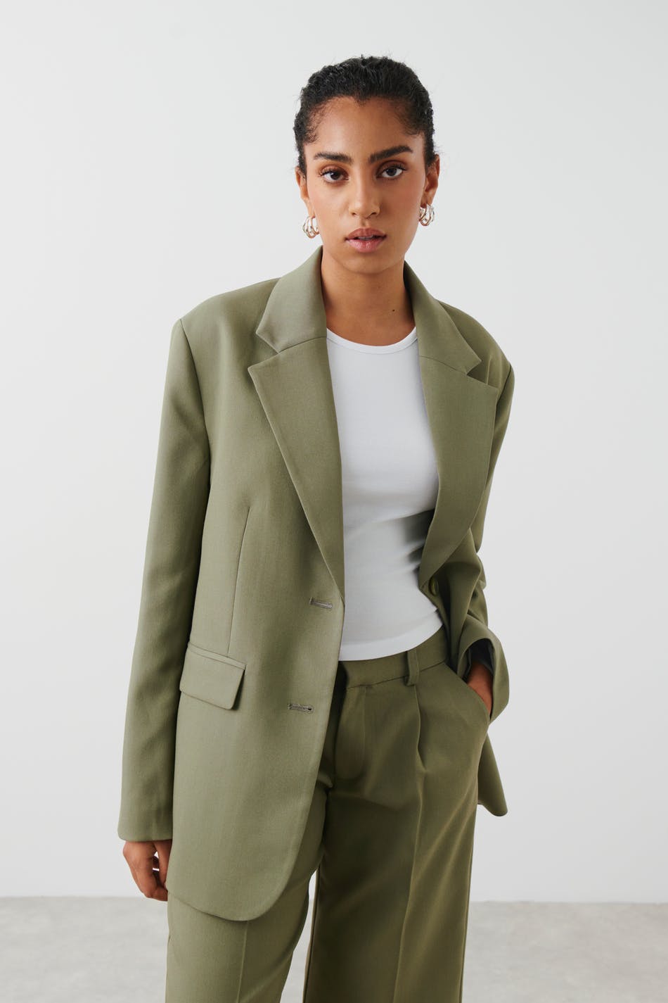 Läs mer om Gina Tricot - Oversized blazer - kavajer - Green - S - Female