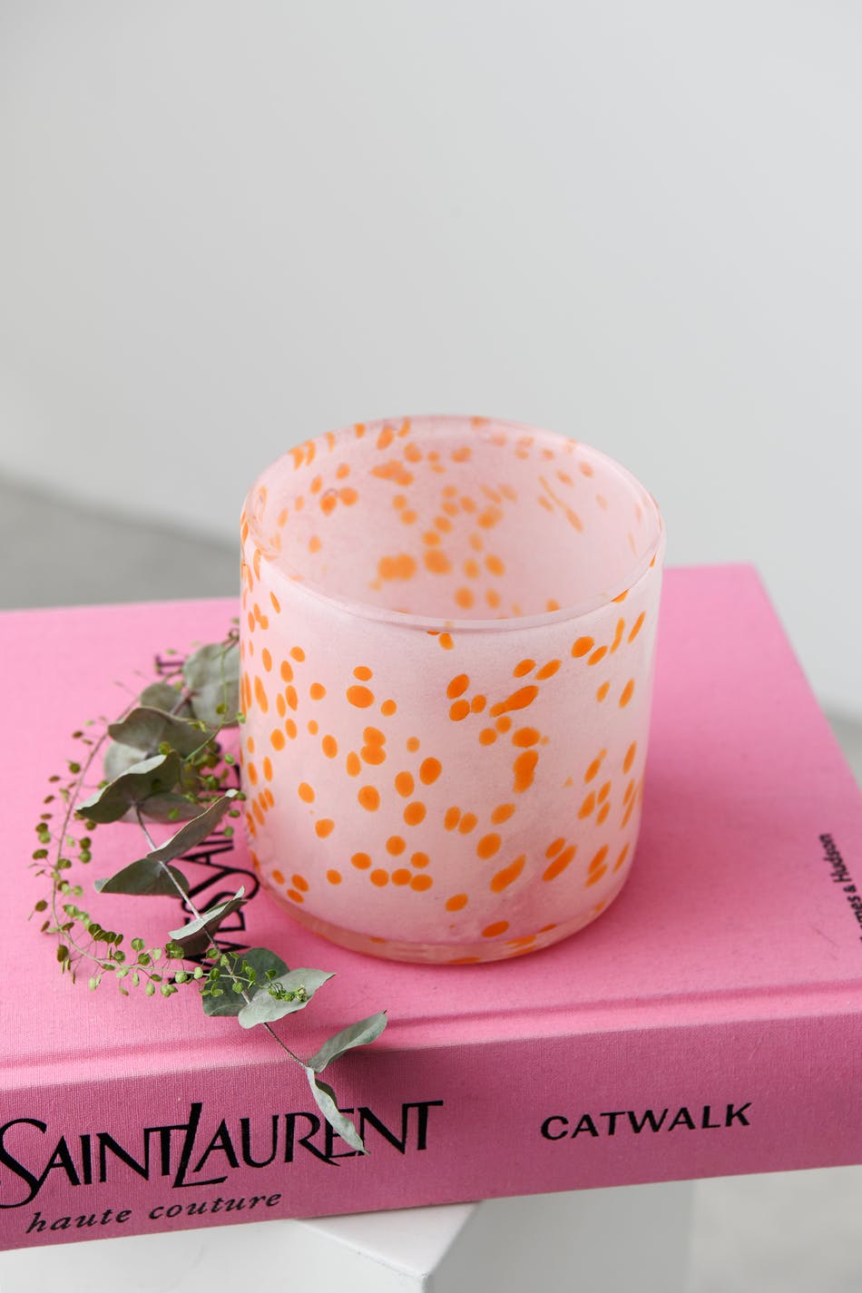 Spots candle holder