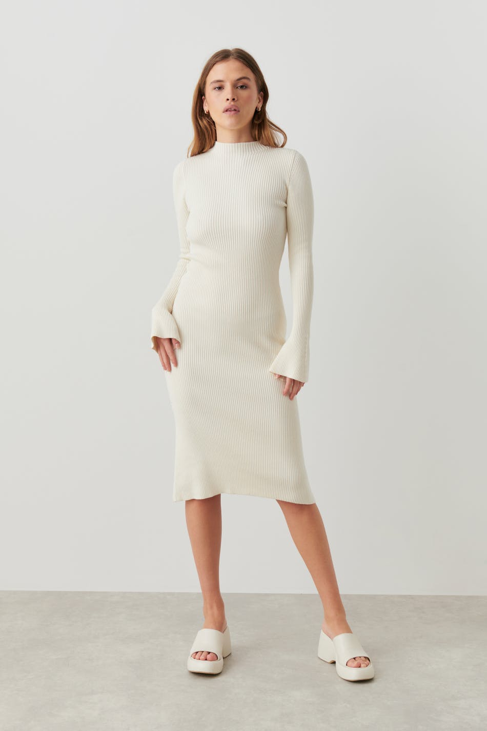 Midi knitted dress - Beige - Women - Gina Tricot