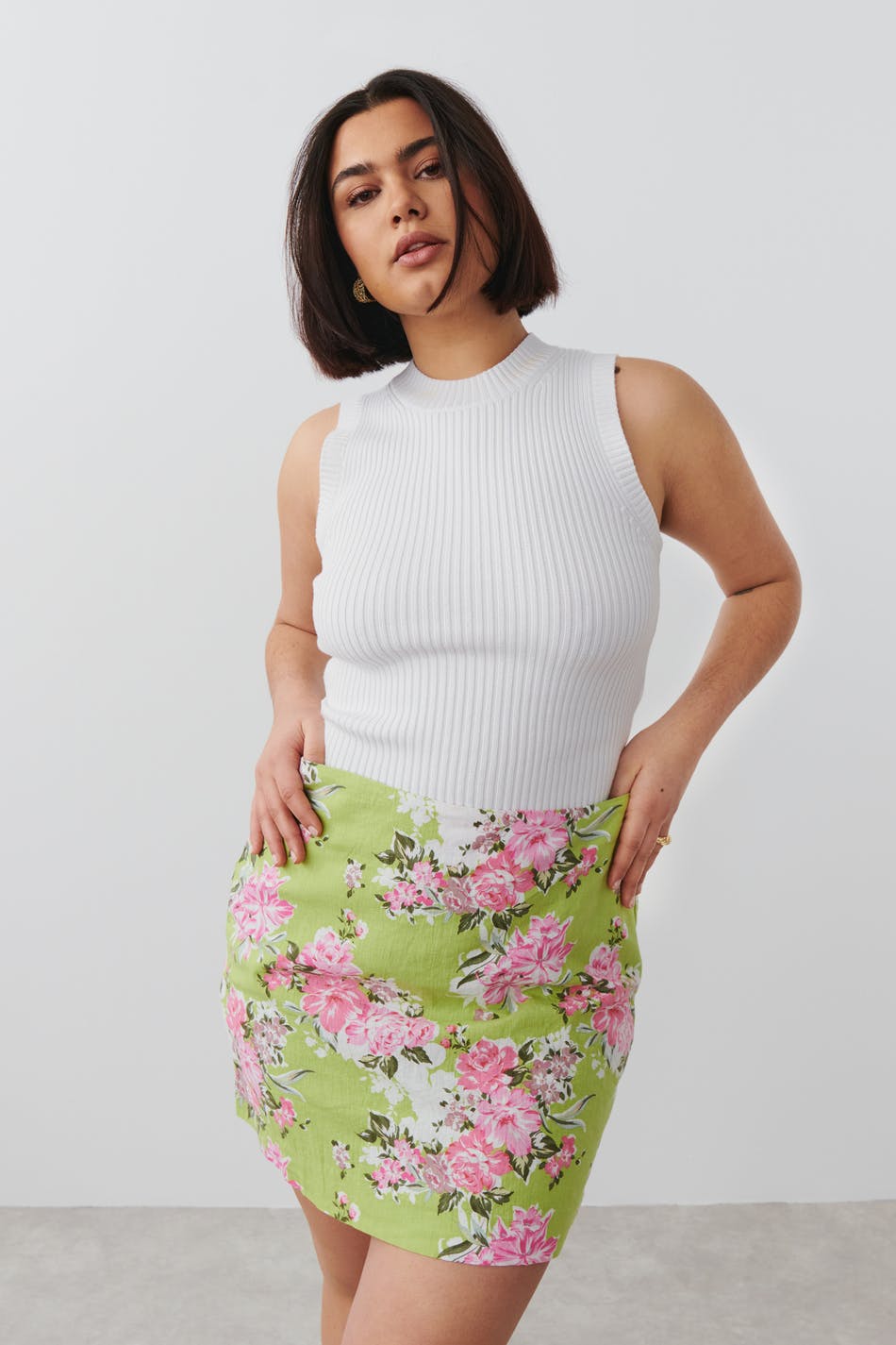 Läs mer om Gina Tricot - Linen blend skirt - minikjolar - Green - XL - Female