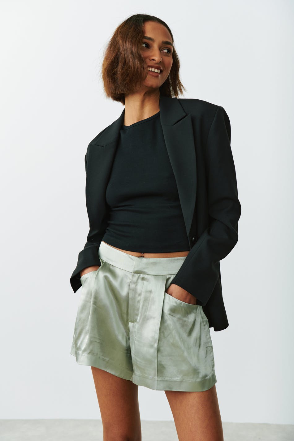Läs mer om Gina Tricot - Satin shorts - shorts - Green - XS - Female