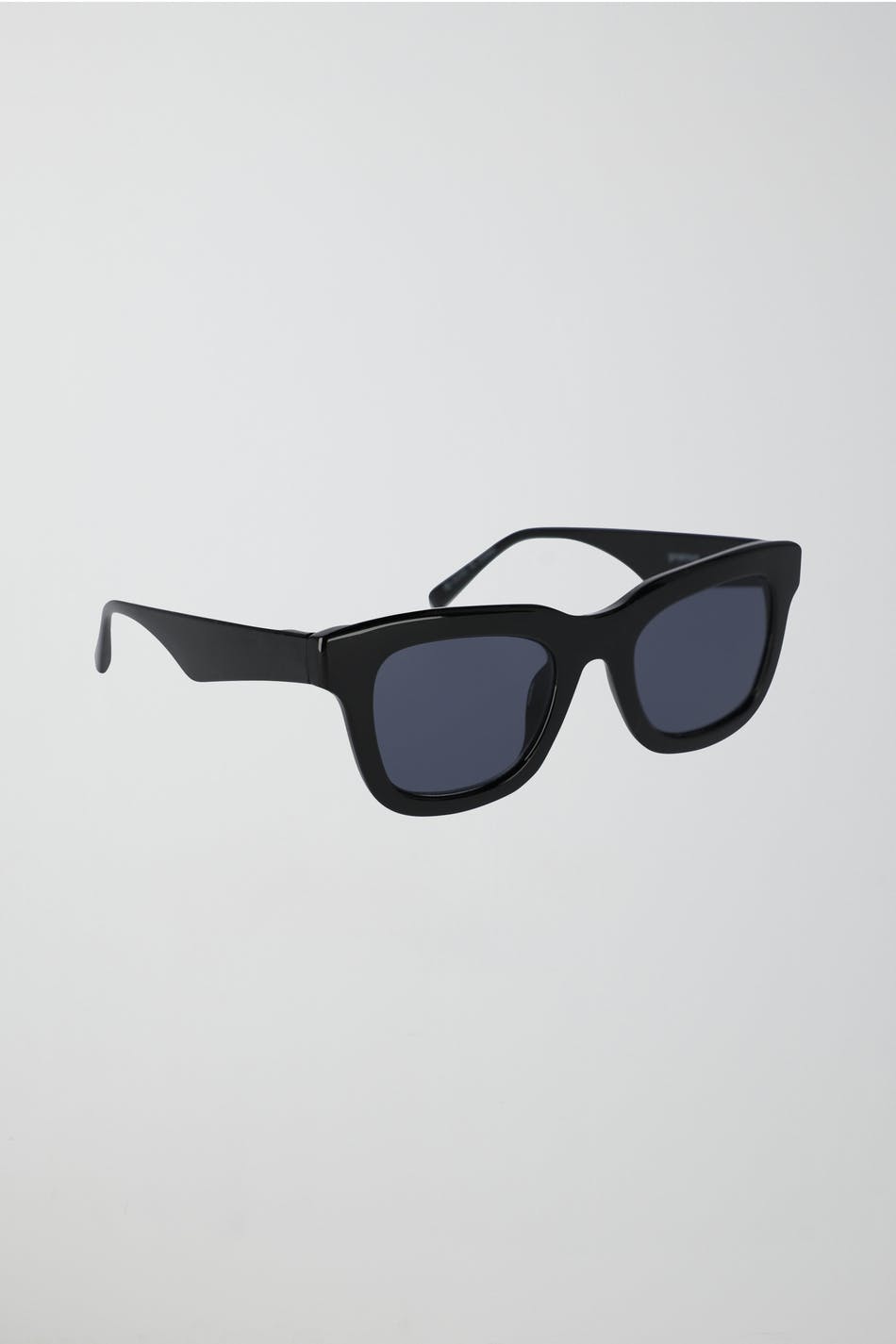 Läs mer om Classic chunky sunglasses