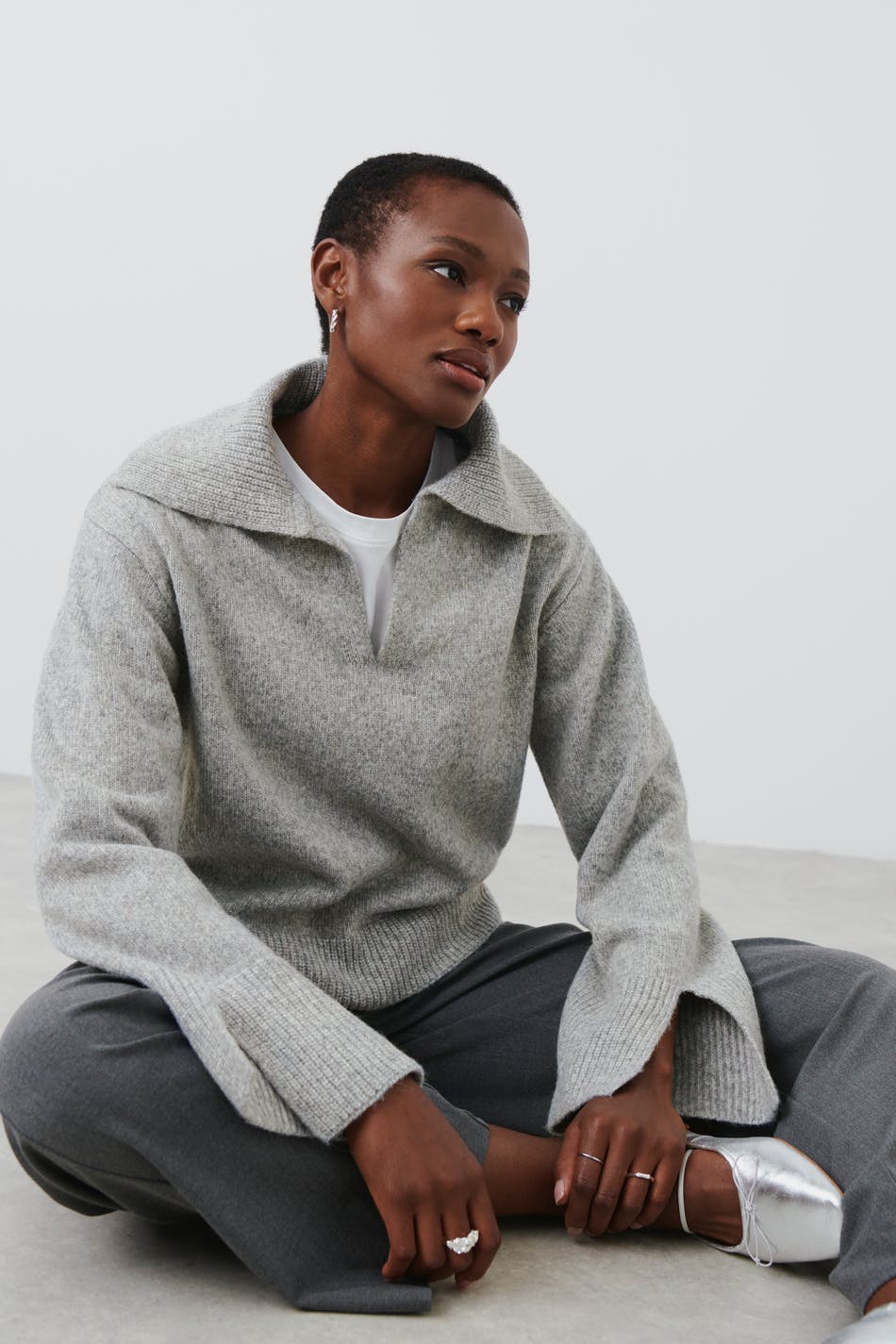 Gina Tricot - V-neck knitted sweater - stickade tröjor - Grey - XL - Female