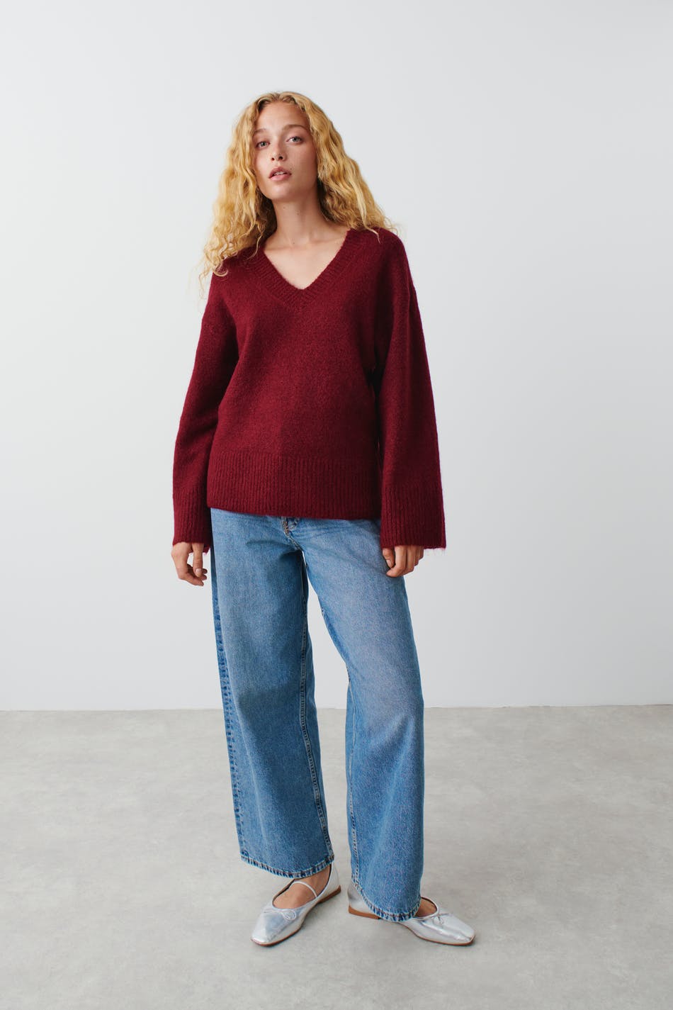 Läs mer om Gina Tricot - V-neck knitted sweater - stickade tröjor - Purple - XL - Female
