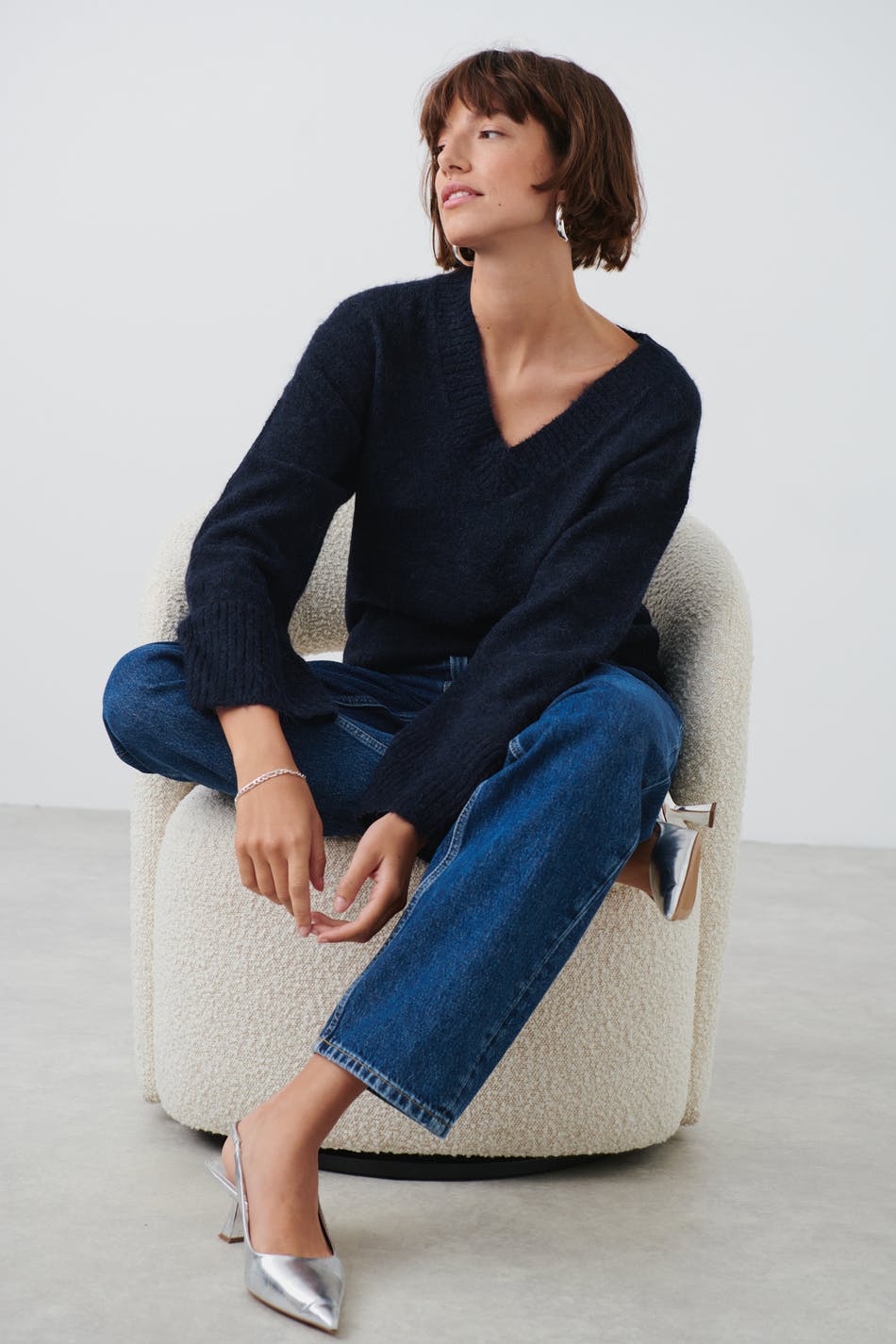 Läs mer om Gina Tricot - V-neck knitted sweater - stickade tröjor - Blue - XL - Female