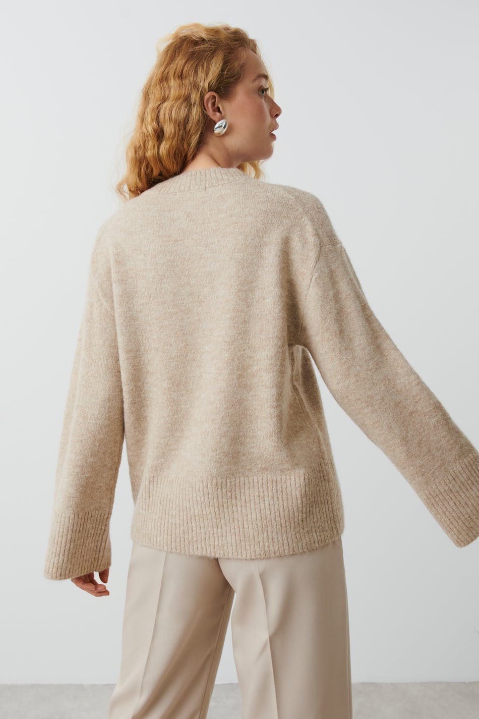 V Neck Knitted Sweater Gina Tricot