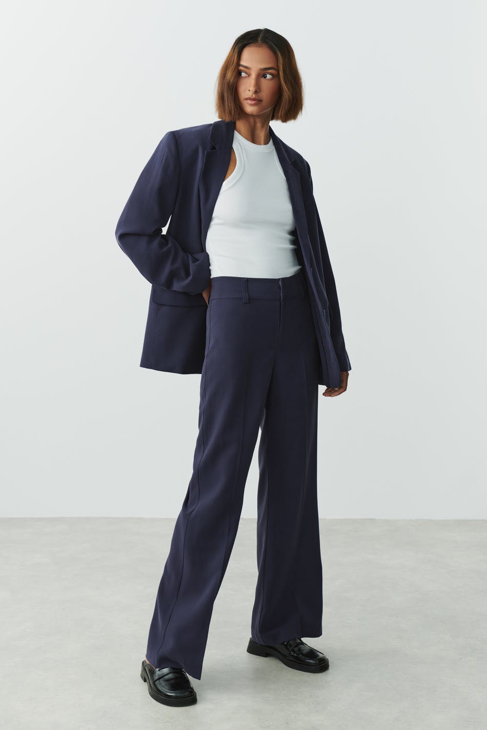 Läs mer om Gina Tricot - Straight viscose trousers - byxor - Blue - 40 - Female