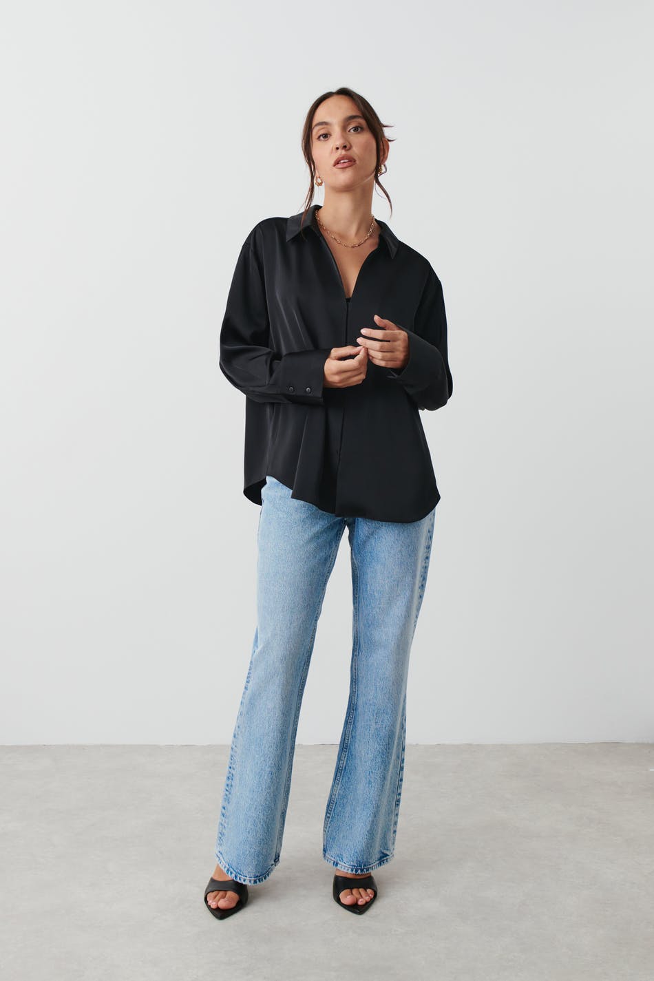 Gina Tricot - Satin shirt - satinskjortor - Black - M - Female