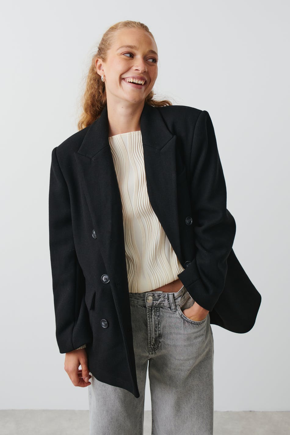 Läs mer om Gina Tricot - Blazer jacket - kavajer - Black - XL - Female