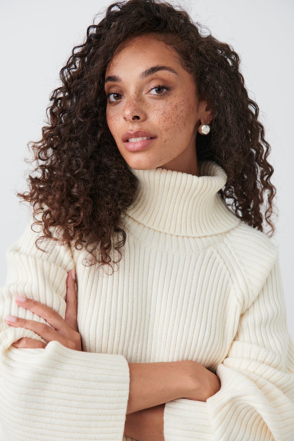 Läs mer om Gina Tricot - Roll-neck knitted sweater - stickade tröjor - White - L - Female