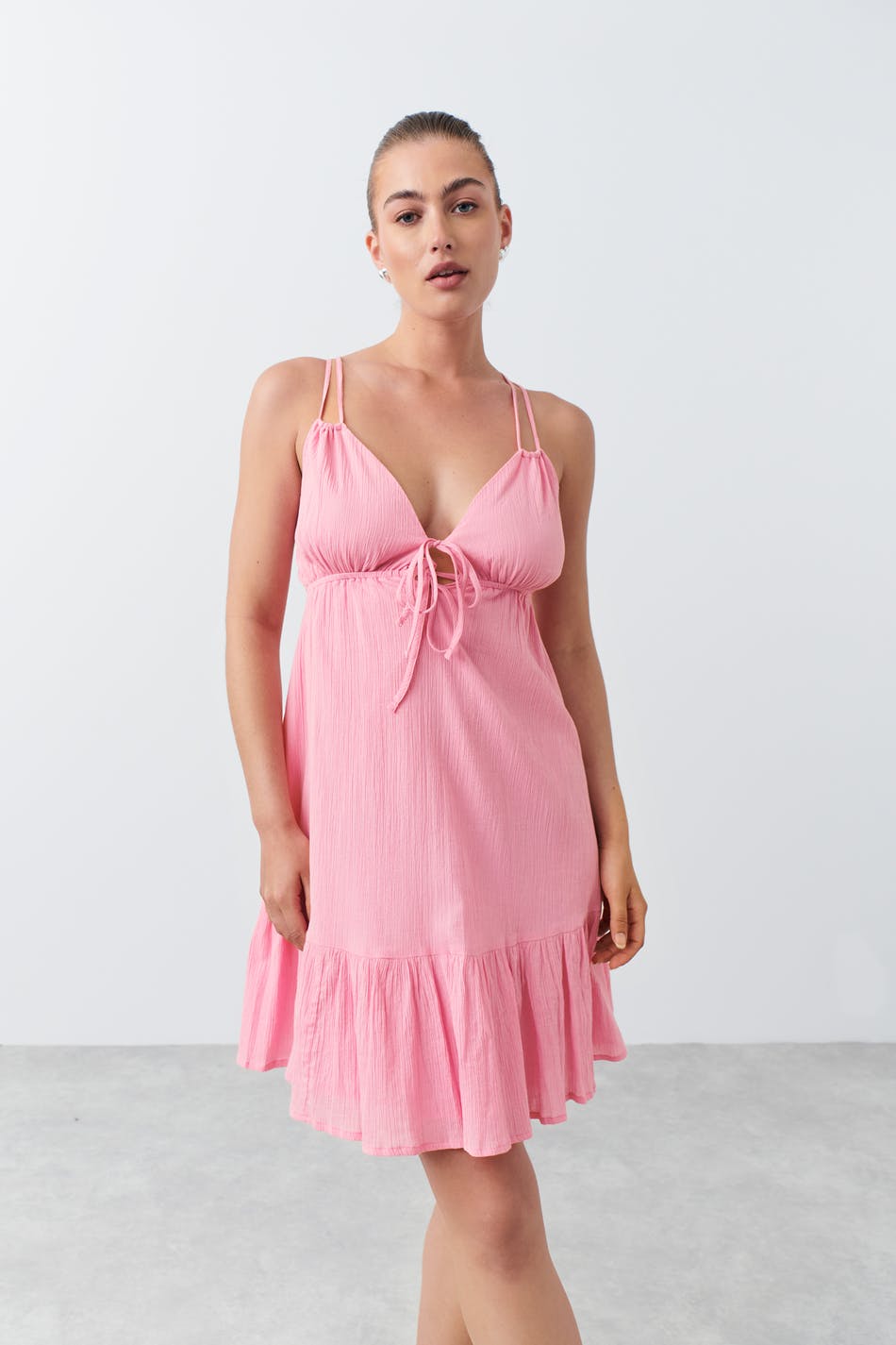 Läs mer om Gina Tricot - Summer crinkle dress - midiklänningar - Pink - XL - Female