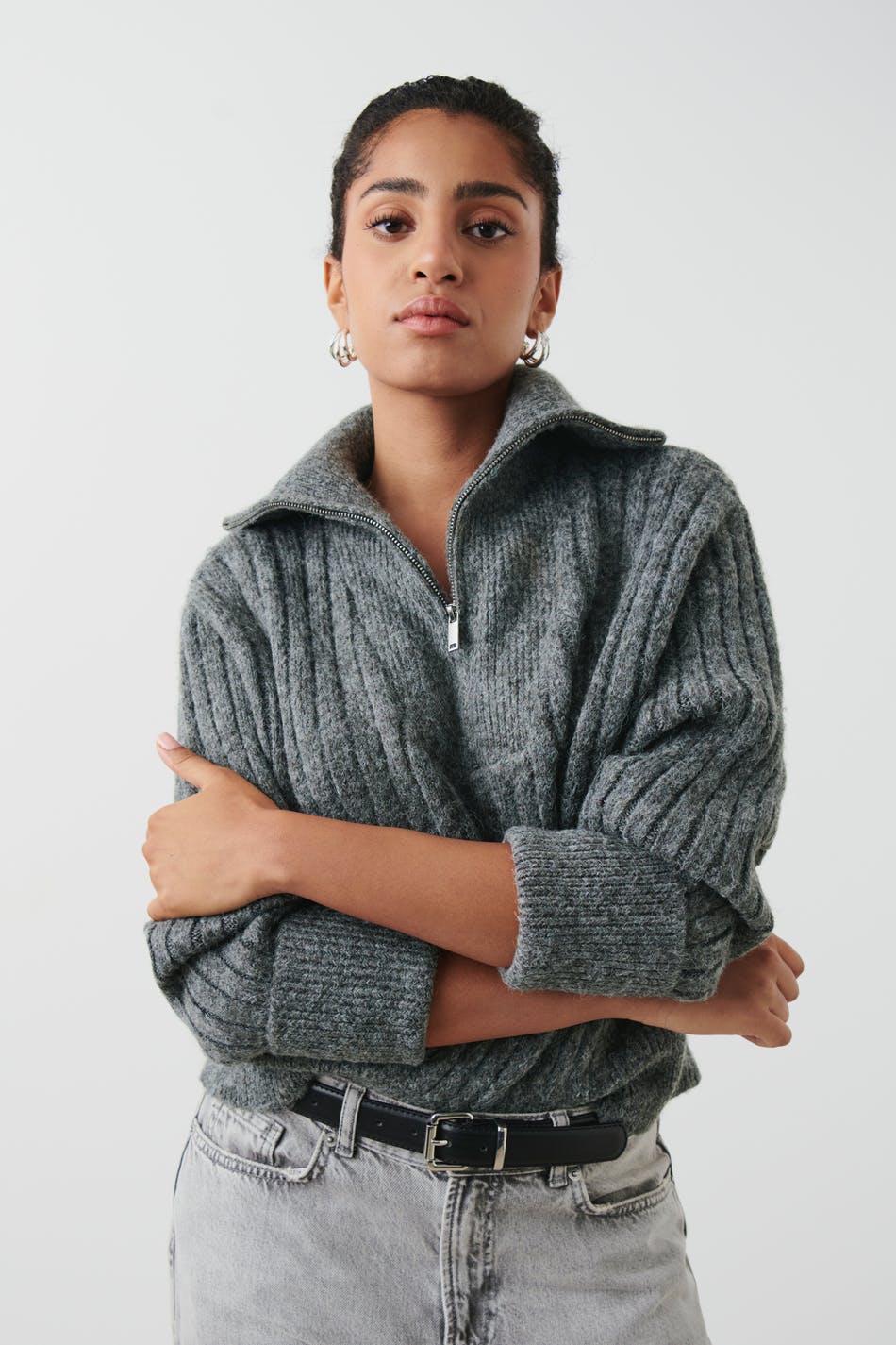 Läs mer om Gina Tricot - Knitted zip sweater - stickade tröjor - Grey - XL - Female