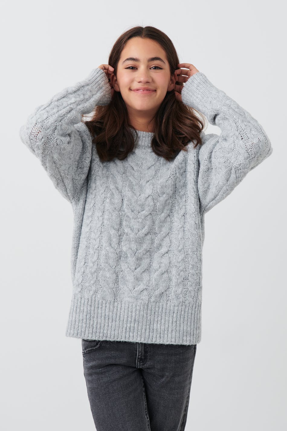 Läs mer om Gina Tricot - Y knitted cable sweater - stickade tröjor - Grey - 134/140 - Female