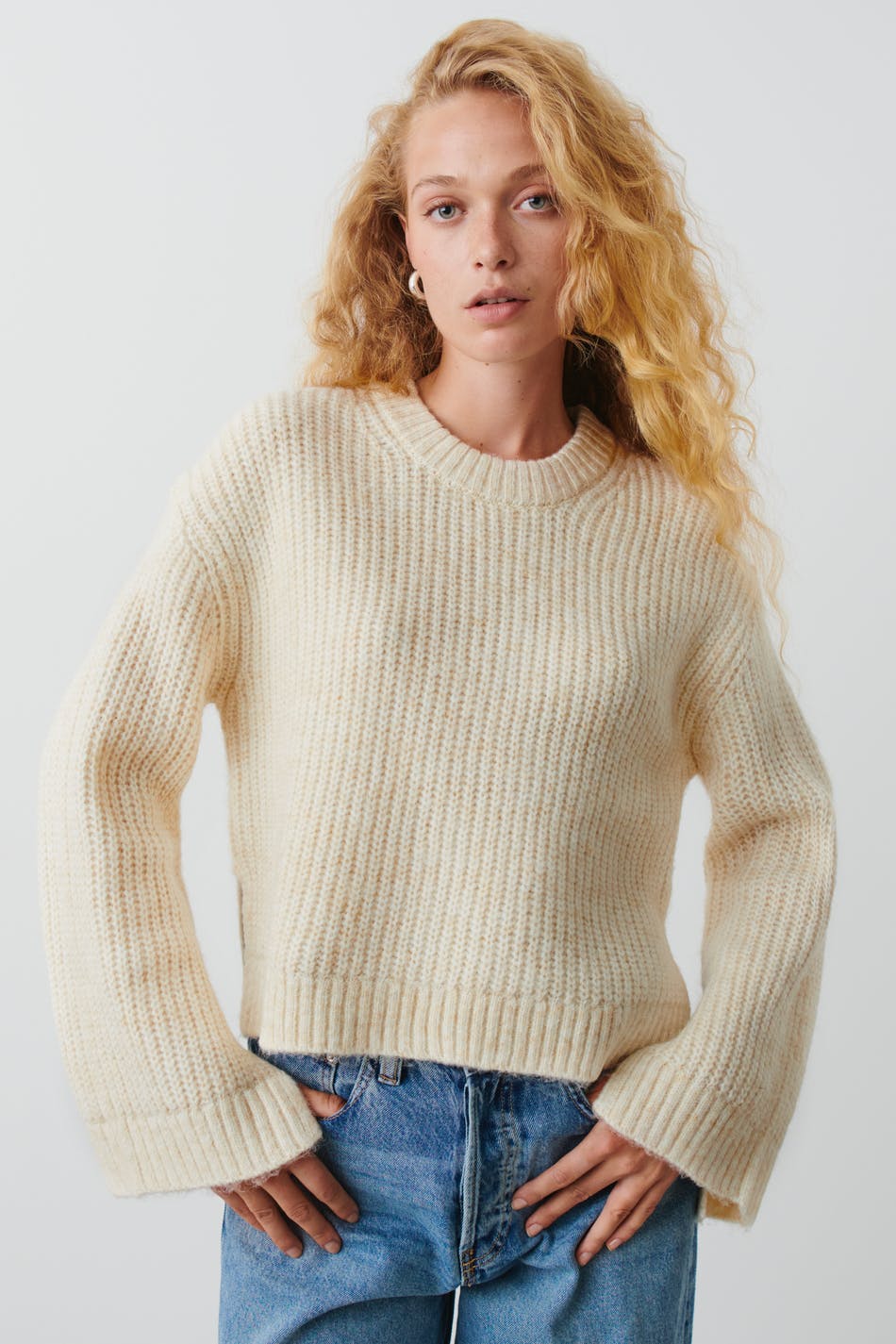 Läs mer om Gina Tricot - Knitted sweater - stickade tröjor - Offwhite - L - Female