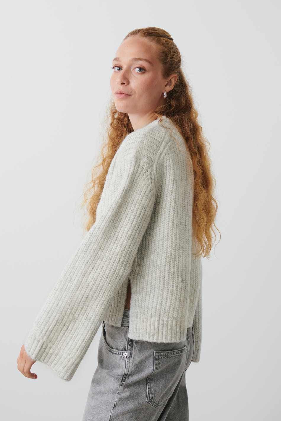 Läs mer om Gina Tricot - Knitted sweater - stickade tröjor - Grey - M - Female