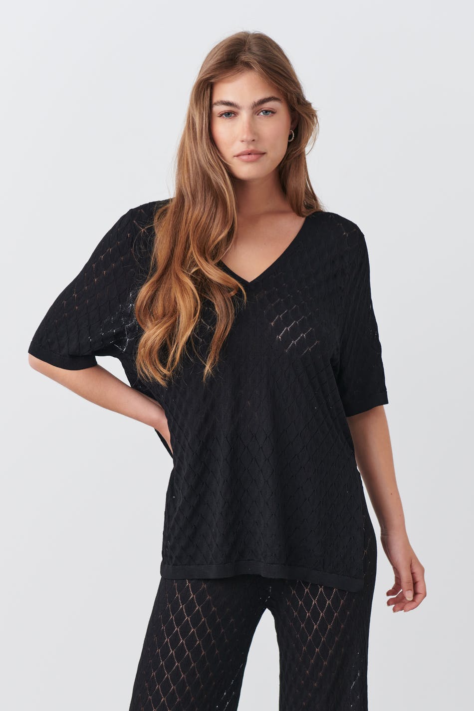 Läs mer om Gina Tricot - Pointelle knitted top - stickade tröjor - Black - XS - Female