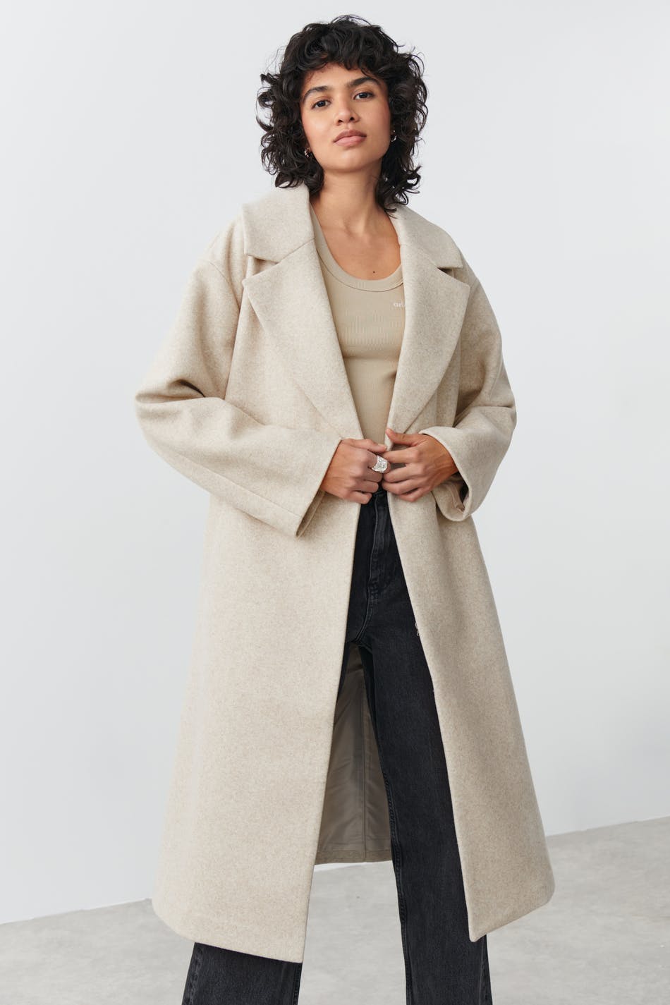 Läs mer om Gina Tricot - Long belted coat - kappor - Beige - XS - Female