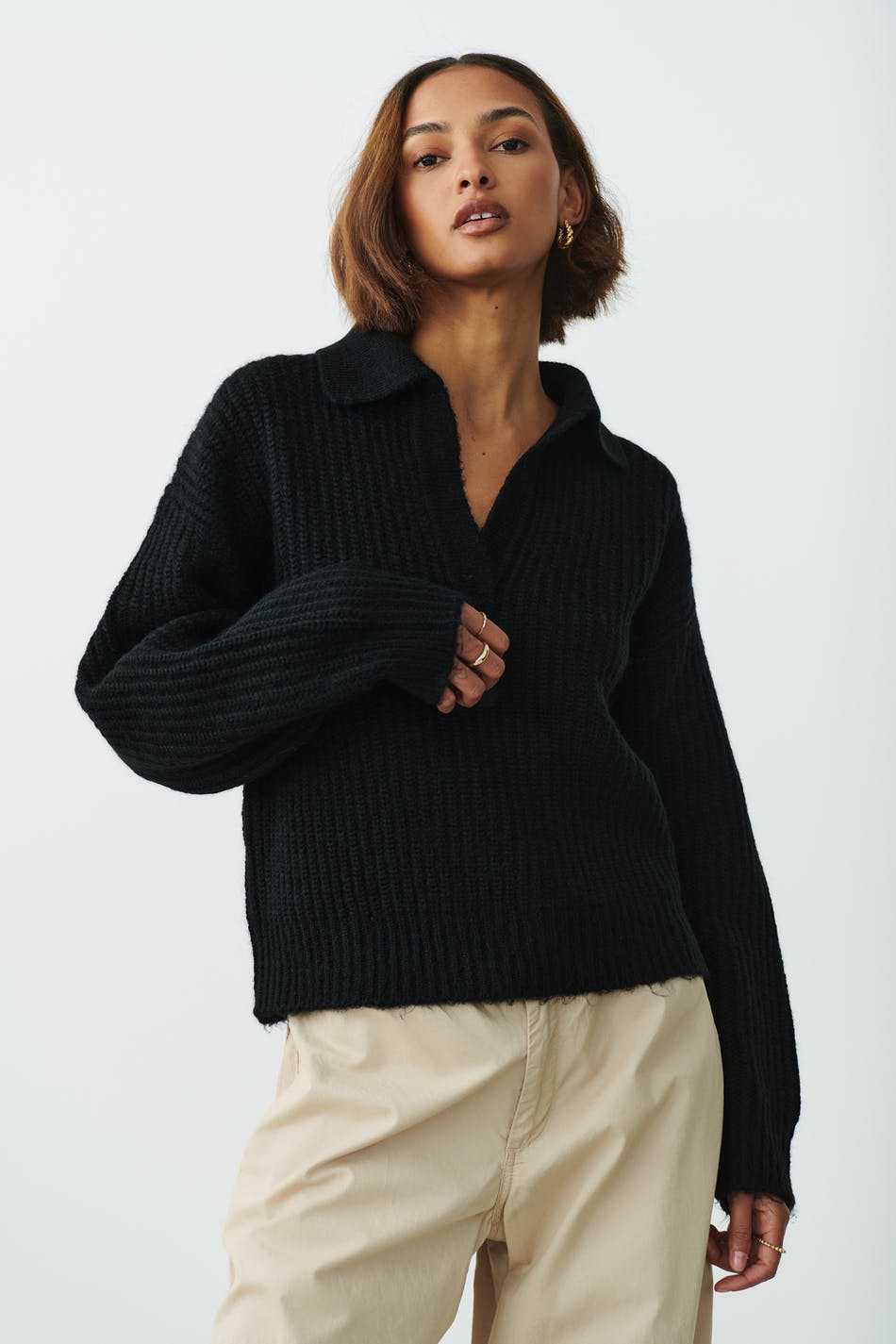 Läs mer om Gina Tricot - Collar knitted sweater - stickade tröjor - Black - L - Female