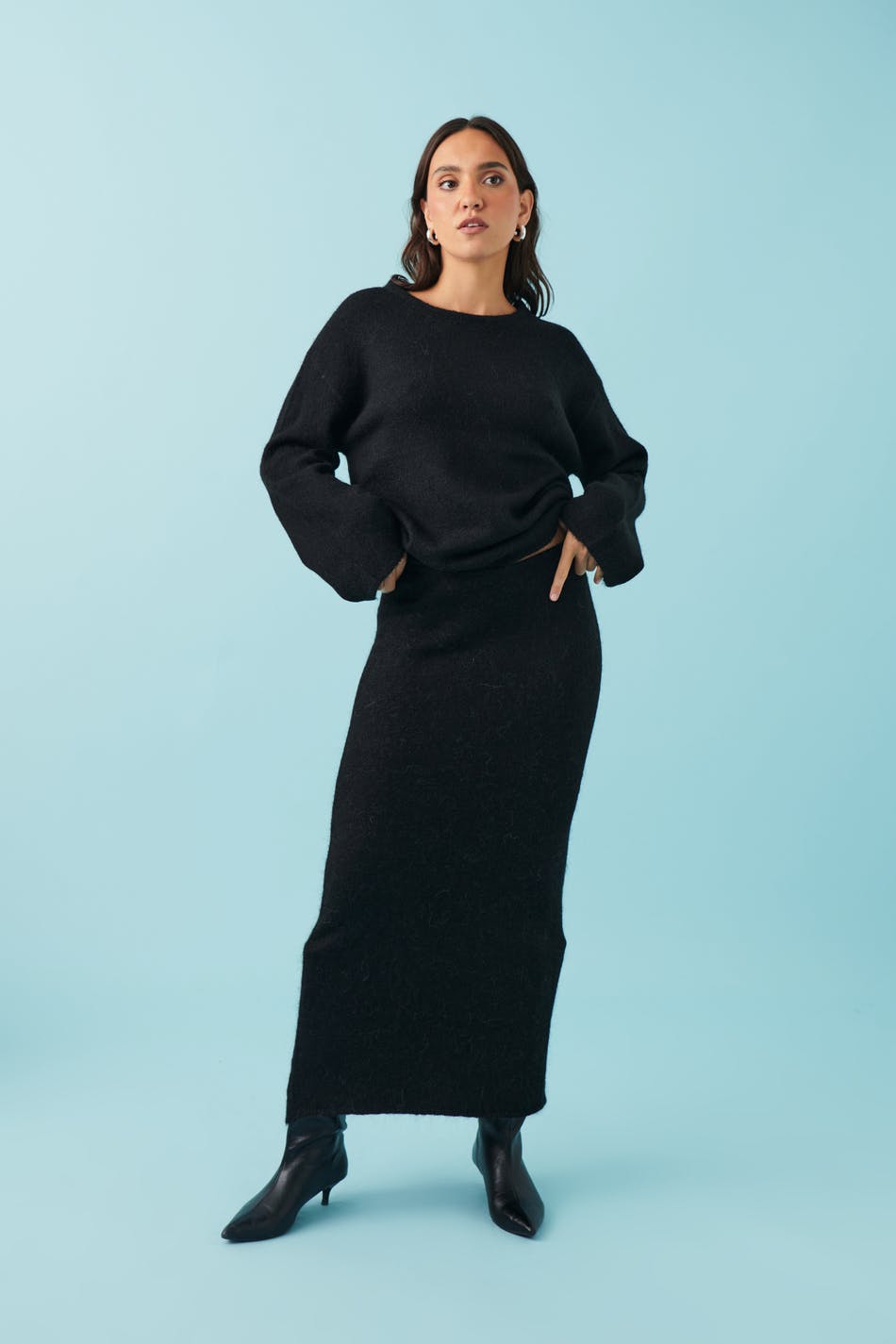 Läs mer om Gina Tricot - Knitted maxi skirt - stickade kjolar - Black - XL - Female