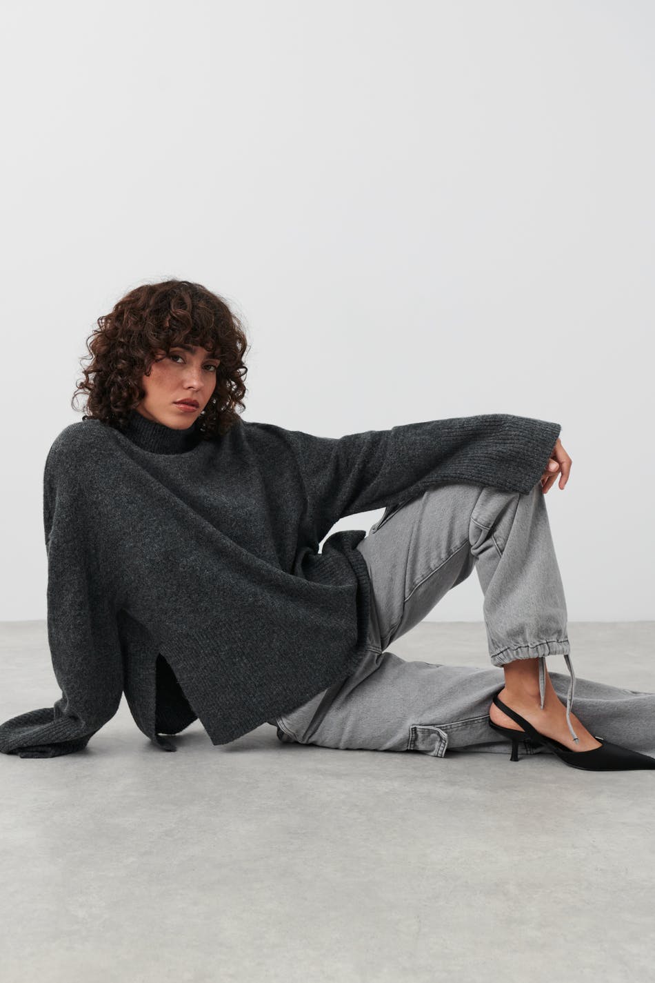 Läs mer om Gina Tricot - Turtleneck knit sweater - stickade tröjor - Grey - M - Female