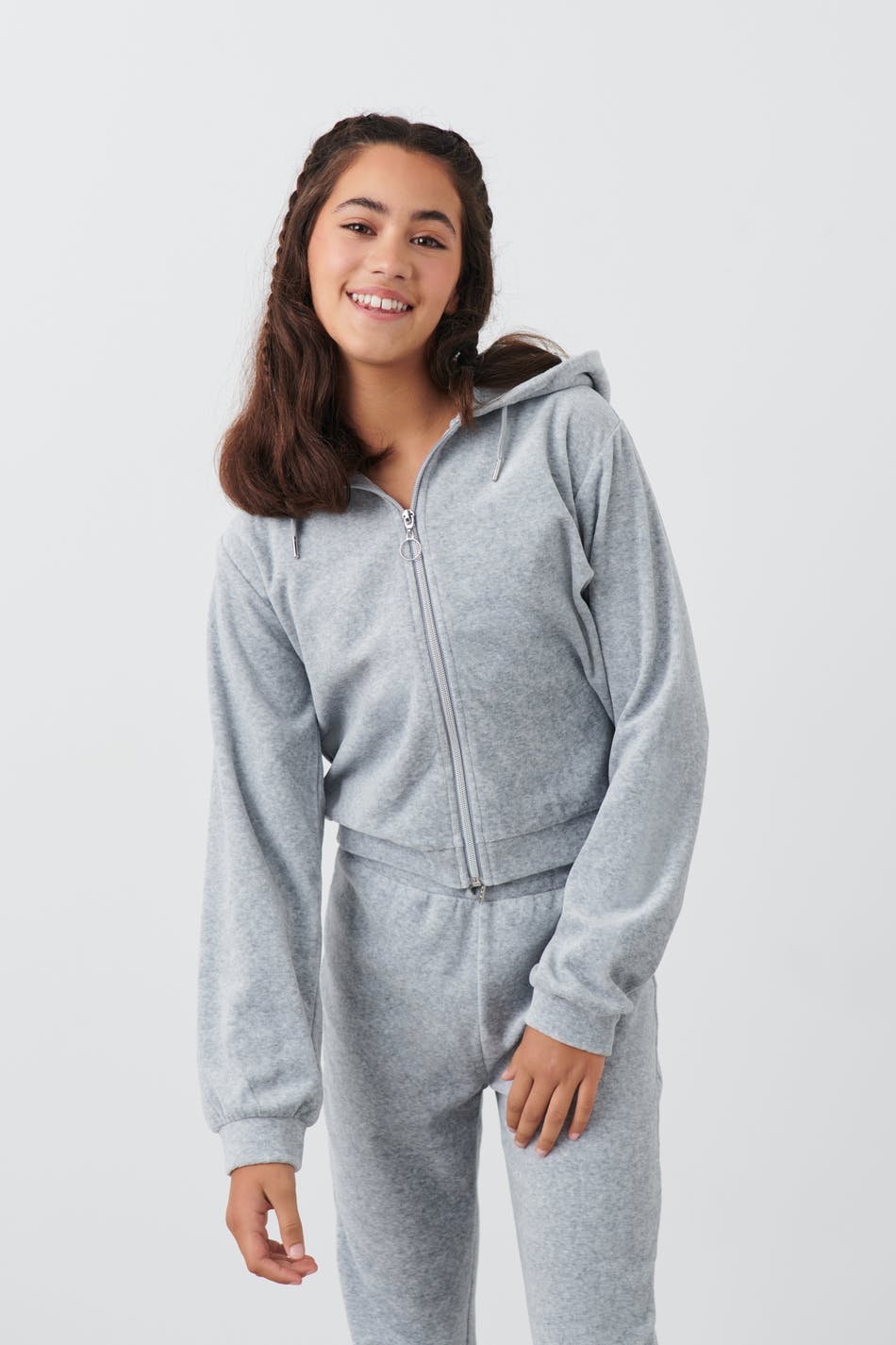 Läs mer om Gina Tricot - Y velour zip hoodie - young-tops - Grey - 146/152 - Female