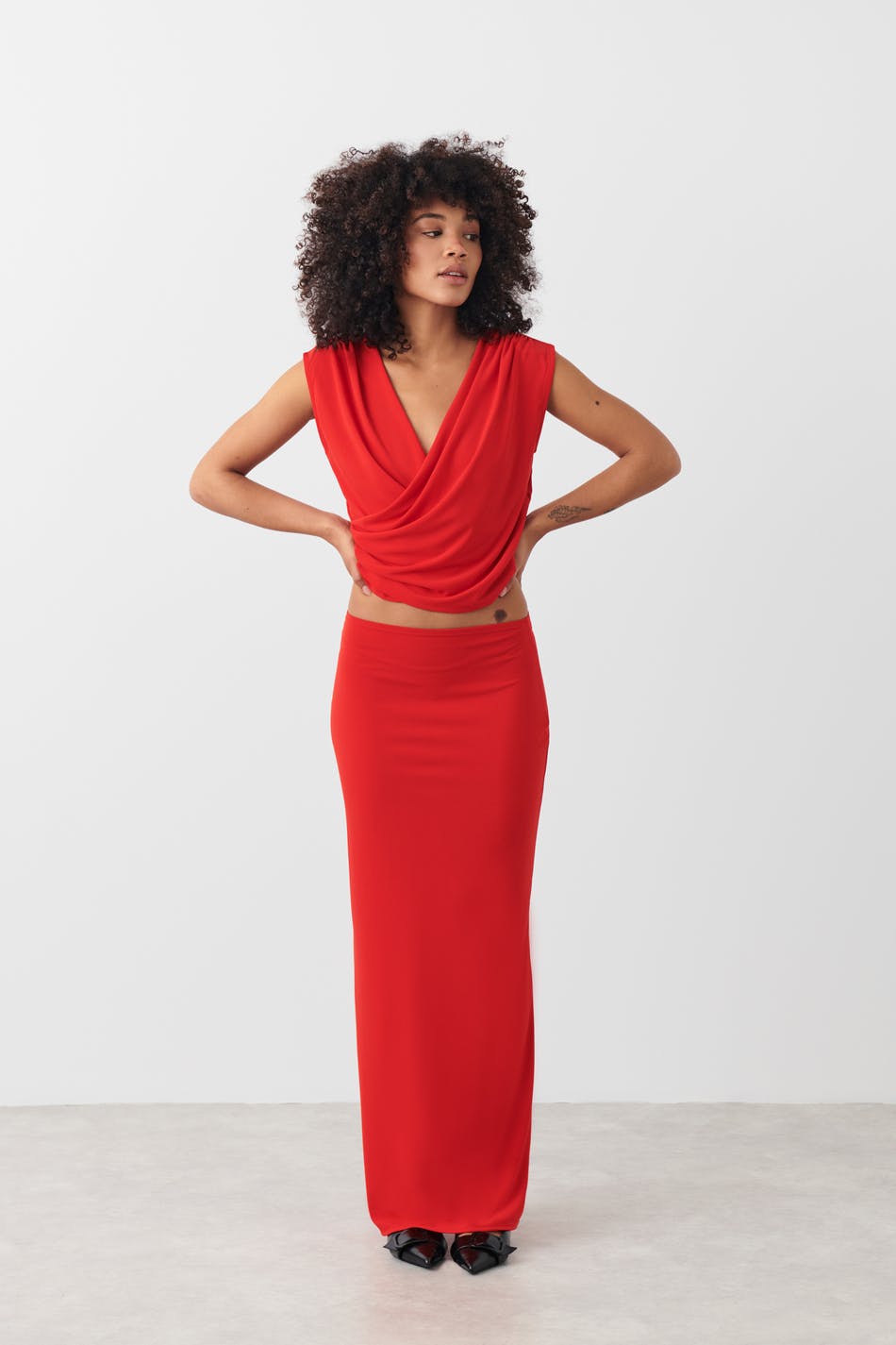 Läs mer om Gina Tricot - Low waist maxi skirt - långkjolar - Red - XS - Female