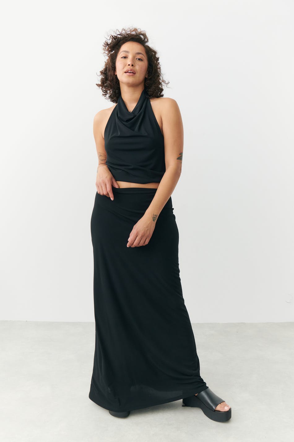 Gina Tricot - Low waist maxi skirt - långkjolar - Black - L - Female