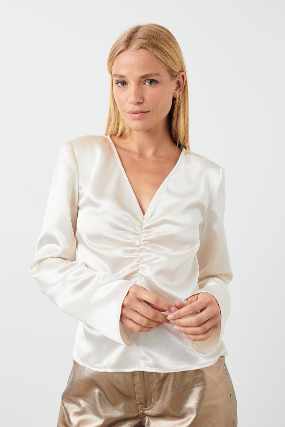  Gina Tricot- Satin fitted top - satin hemden- White - 38- Female