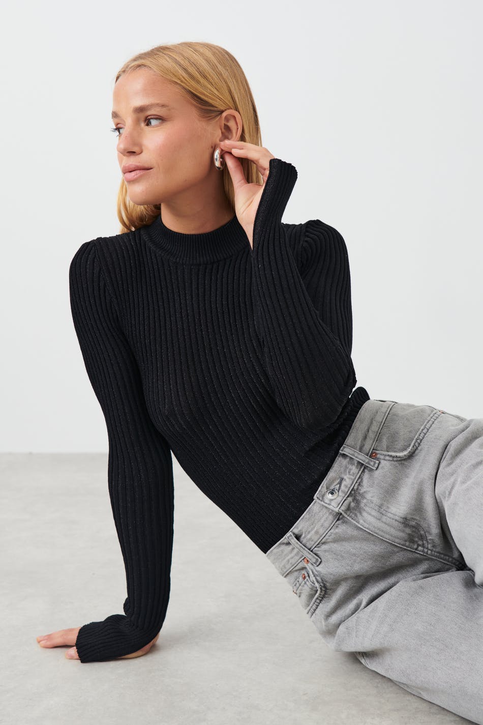 Knitted top - Black - Women - Gina Tricot