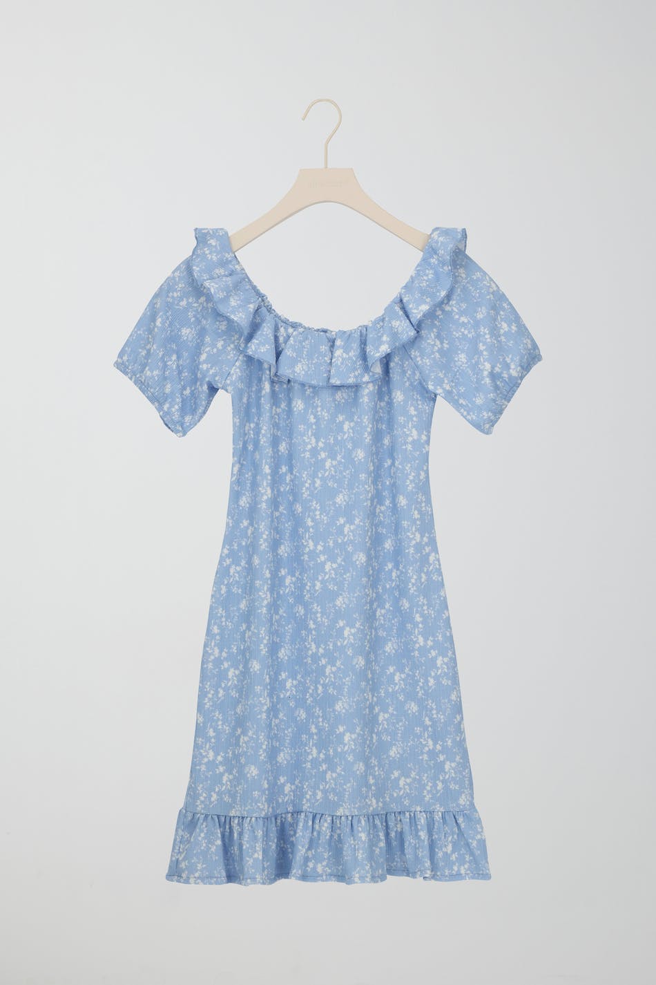 Läs mer om Gina Tricot - Y off shoulder dress - klänningar - Blue - 146/152 - Female